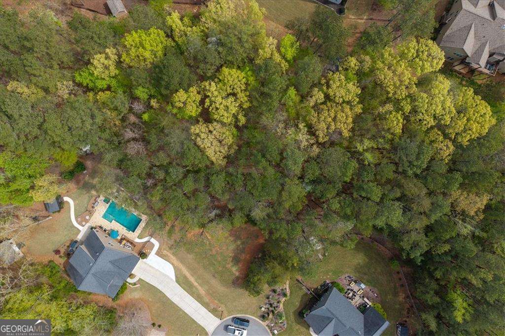 18 Pinoak Trail Se Property Photo 5