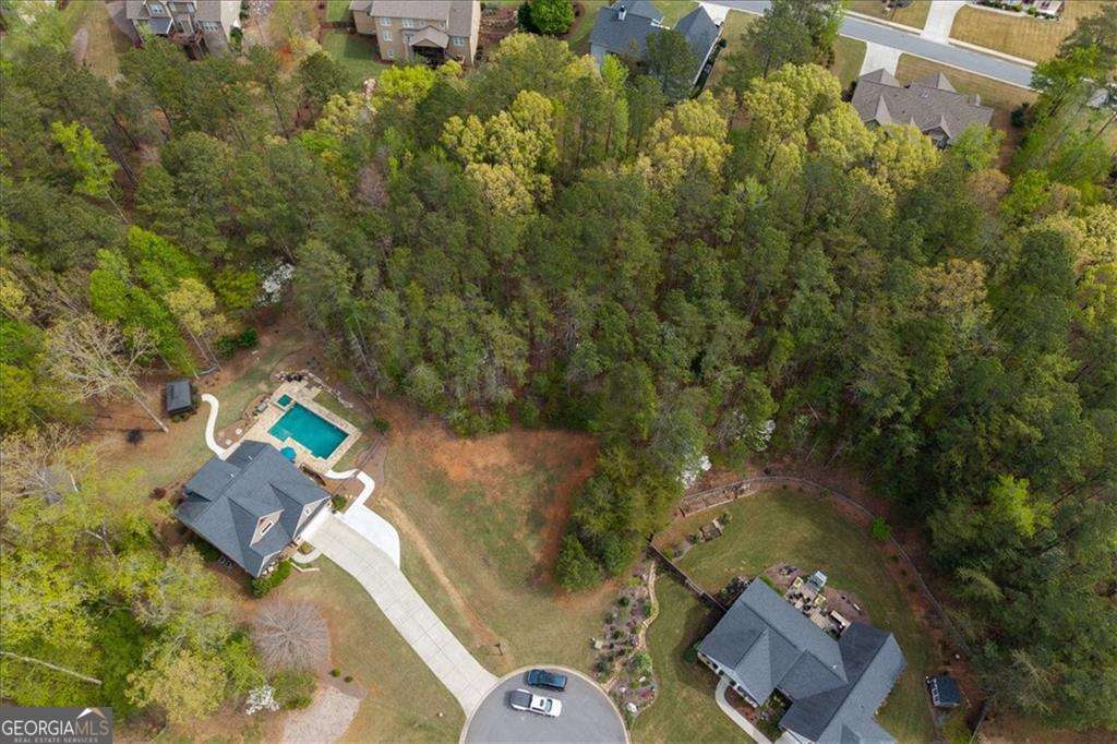 18 Pinoak Trail Se Property Photo 6