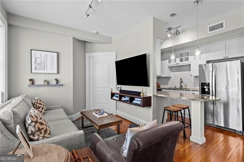 908 Juniper Street Ne # 207 Property Photo 12