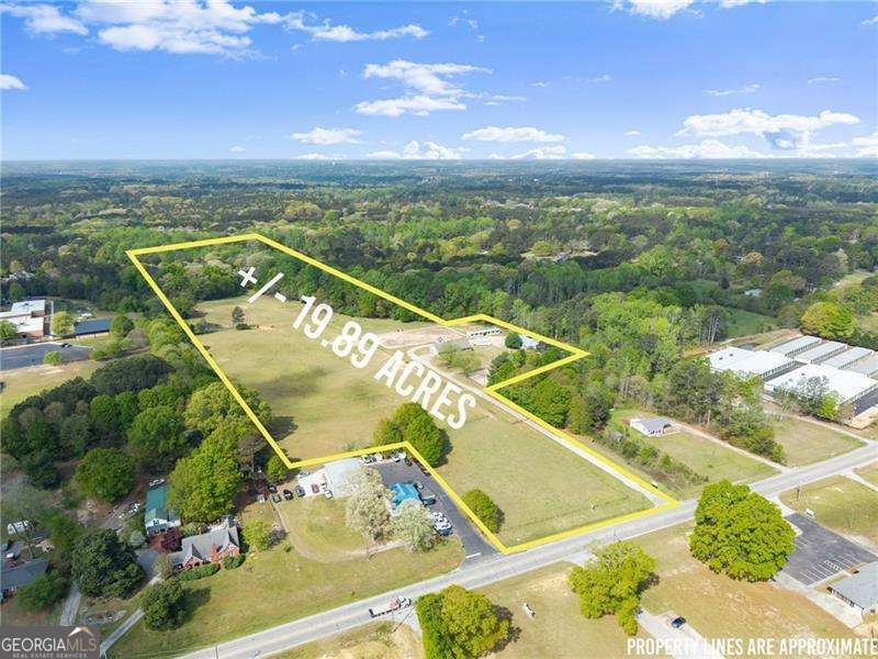 2200 Highway 81 Property Photo 1