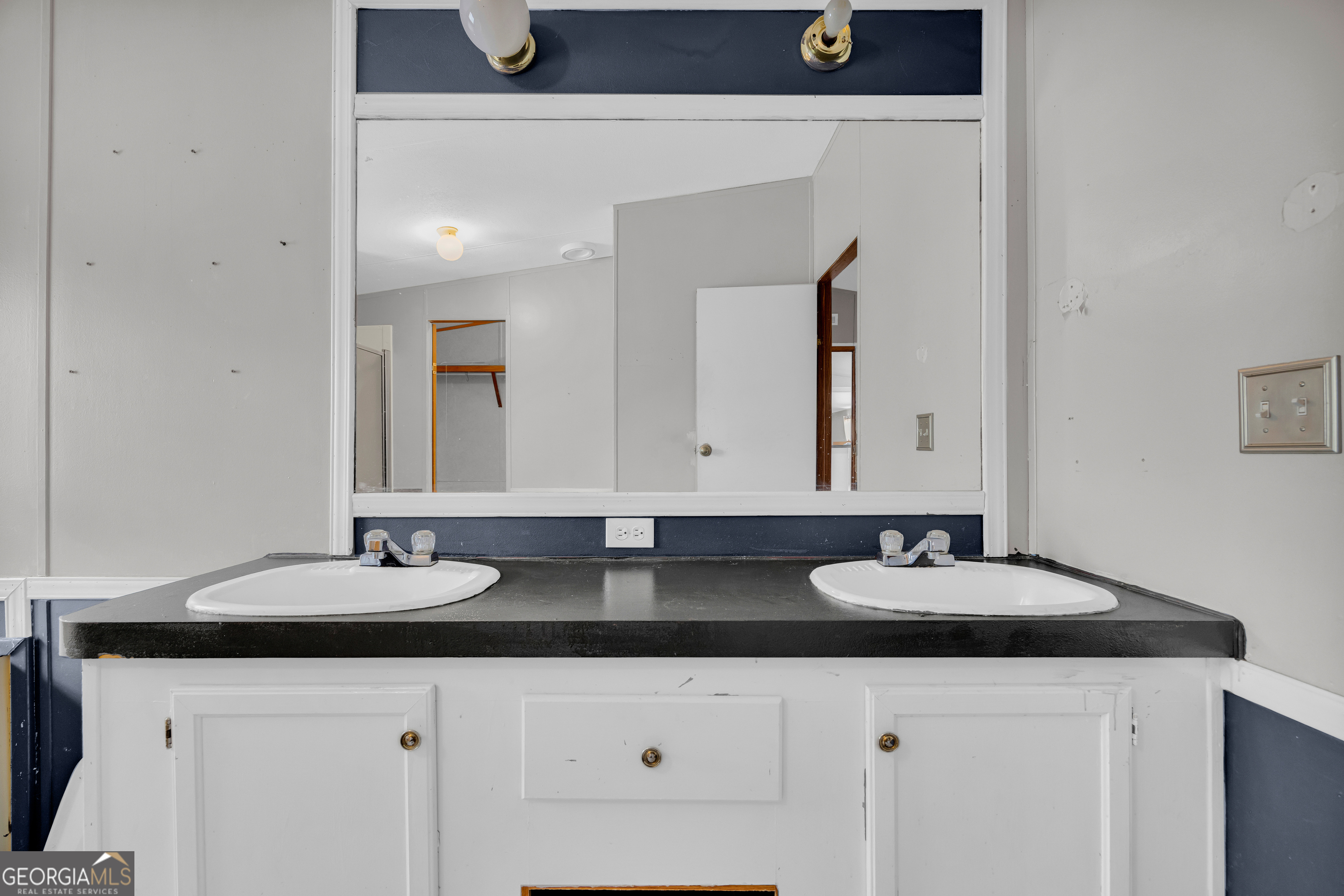 35 Jordan Loop Property Photo 31