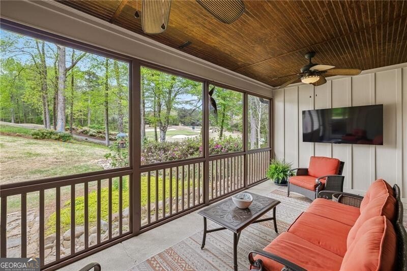 4606 Windsor Drive Property Photo 6