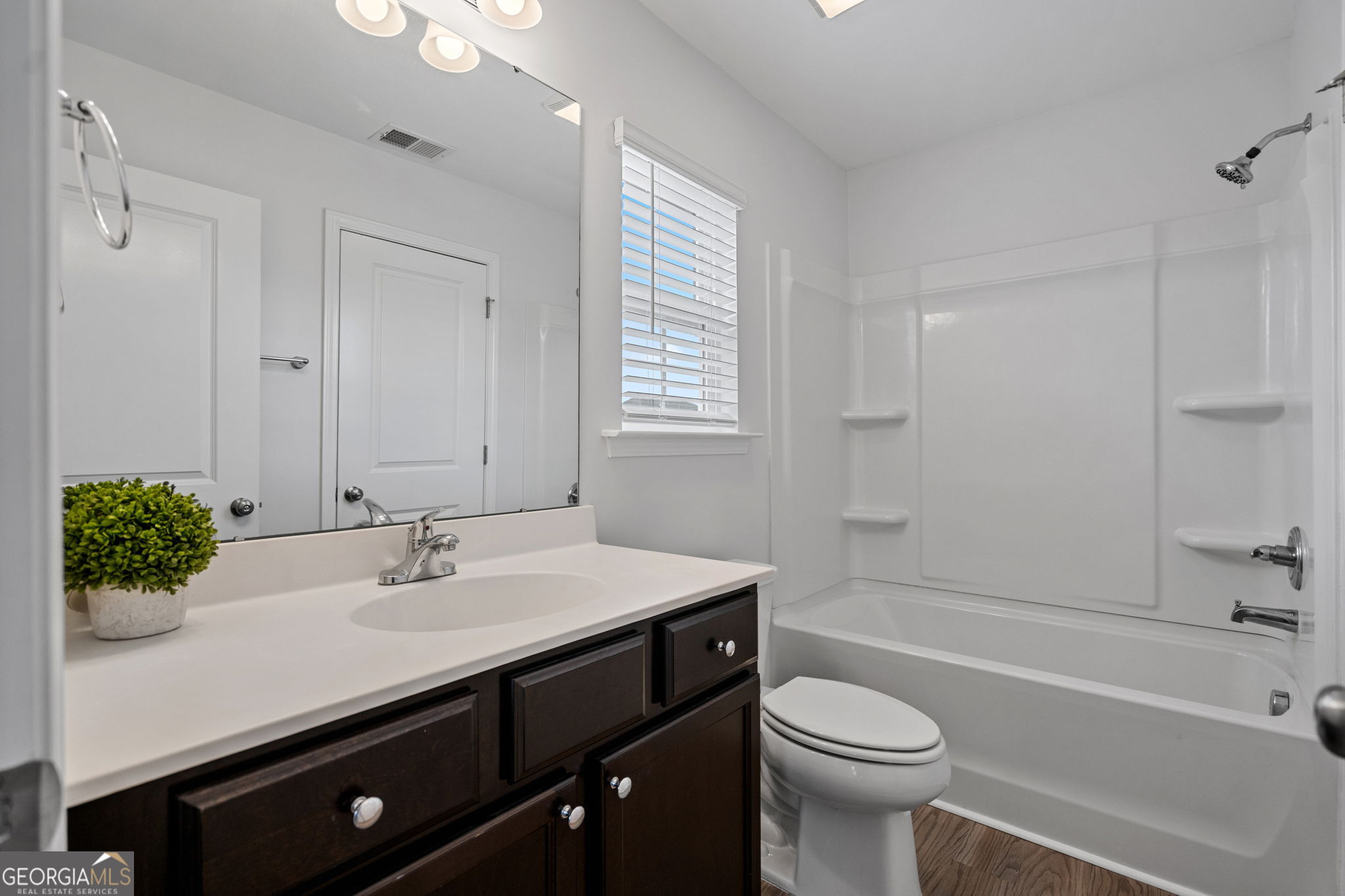 508 Lakeside Boulevard Property Photo 25