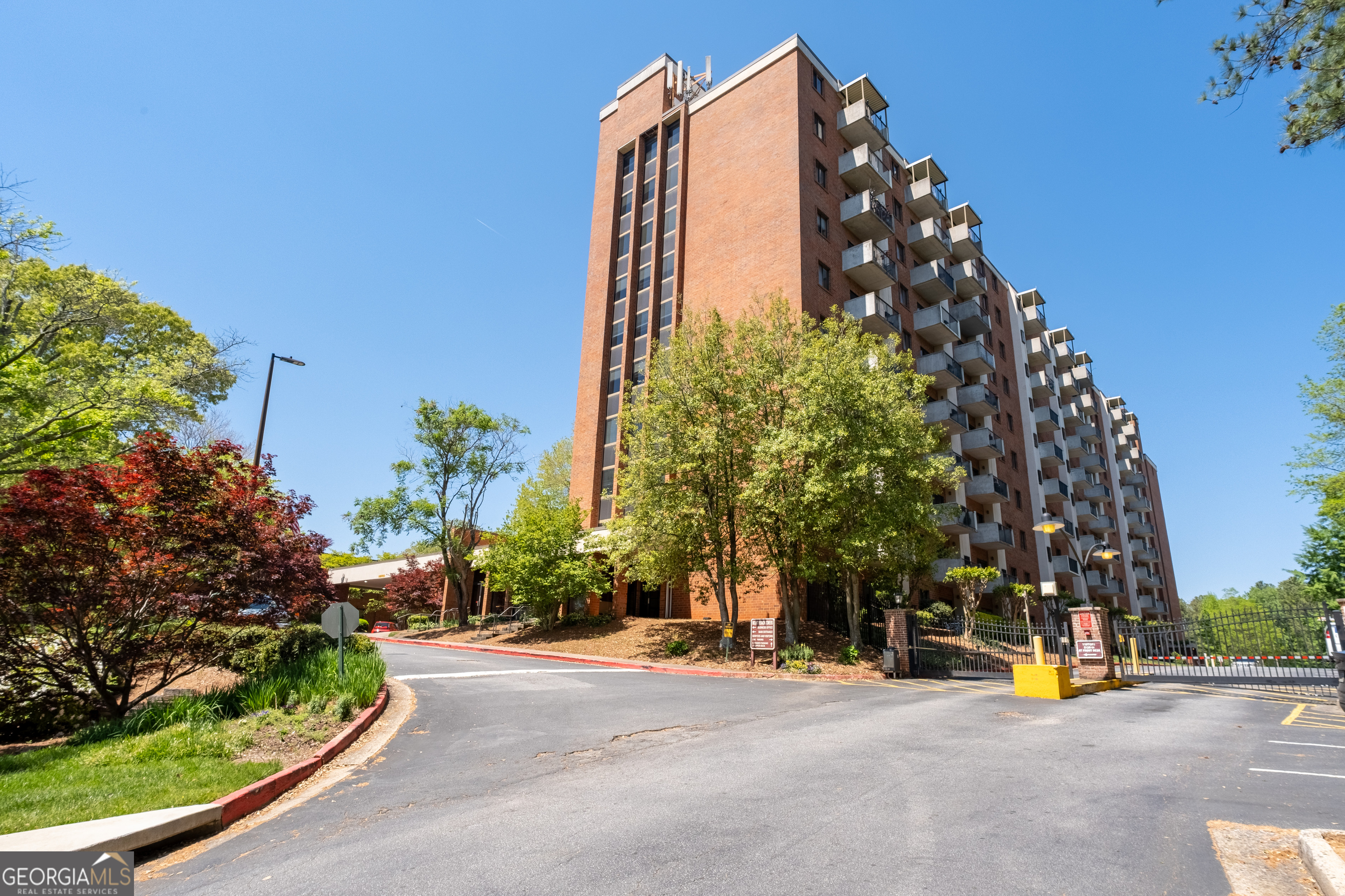 300 Johnson Ferry Road # B915 Property Photo 1