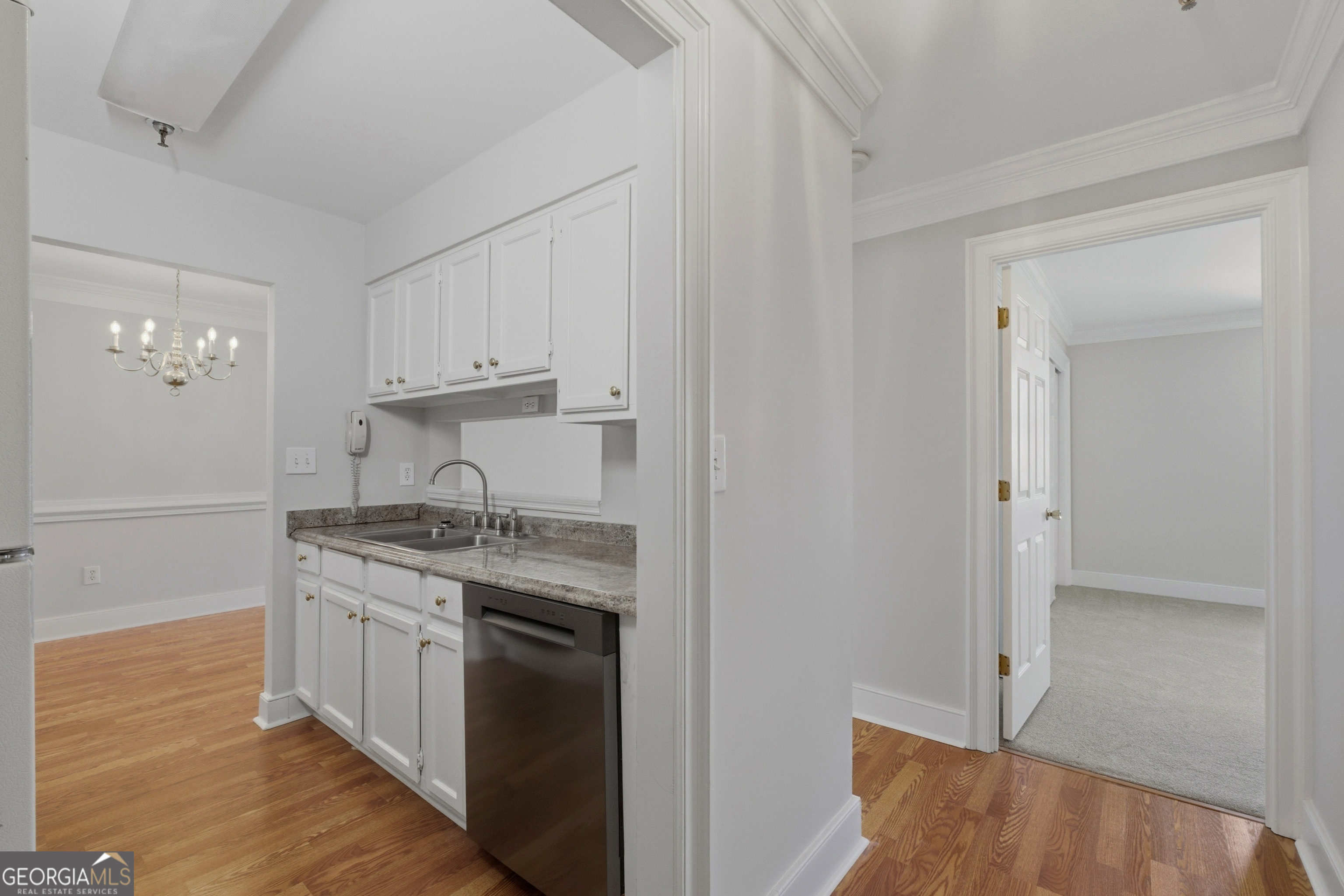 300 Johnson Ferry Road # B915 Property Photo 5