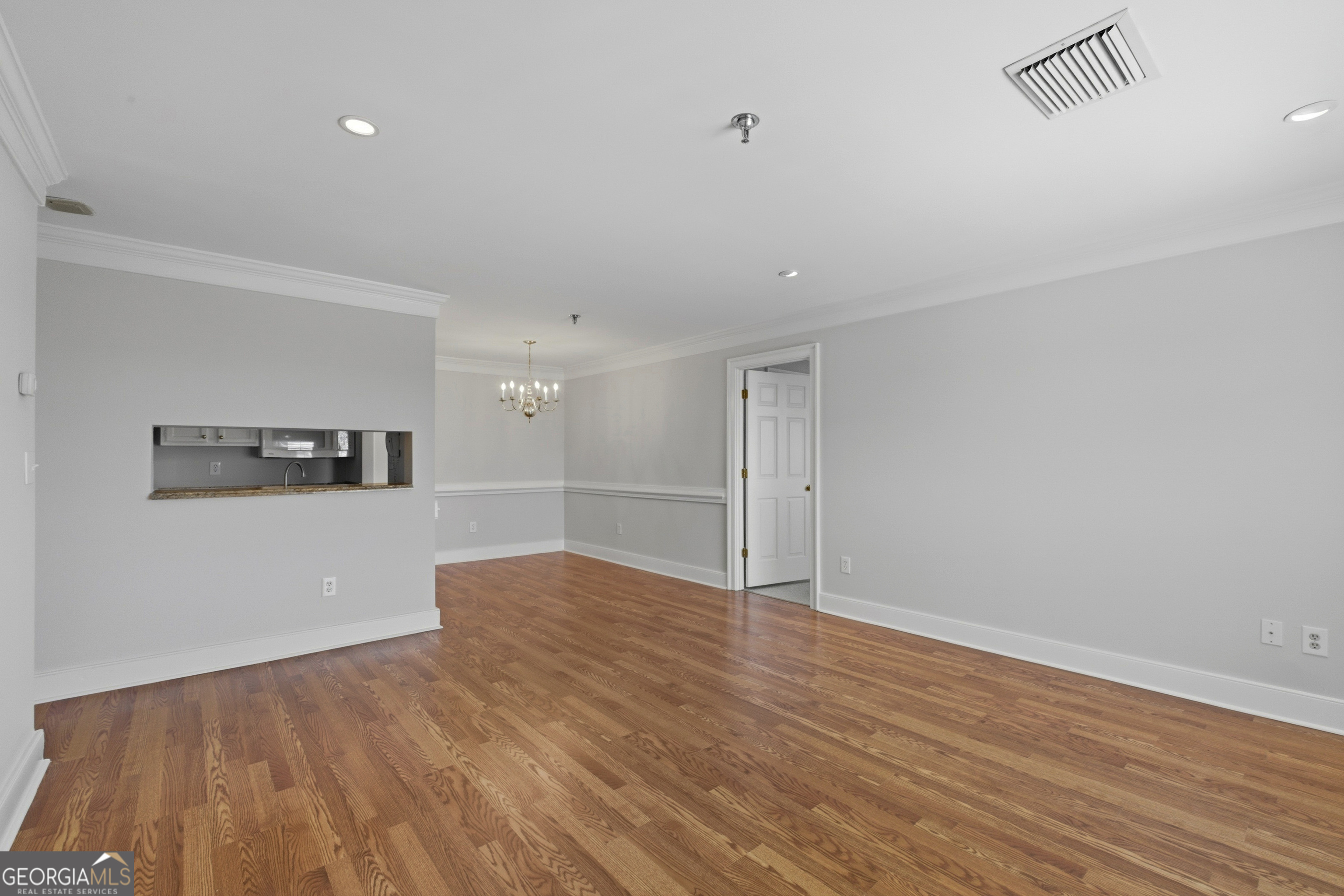 300 Johnson Ferry Road # B915 Property Photo 12