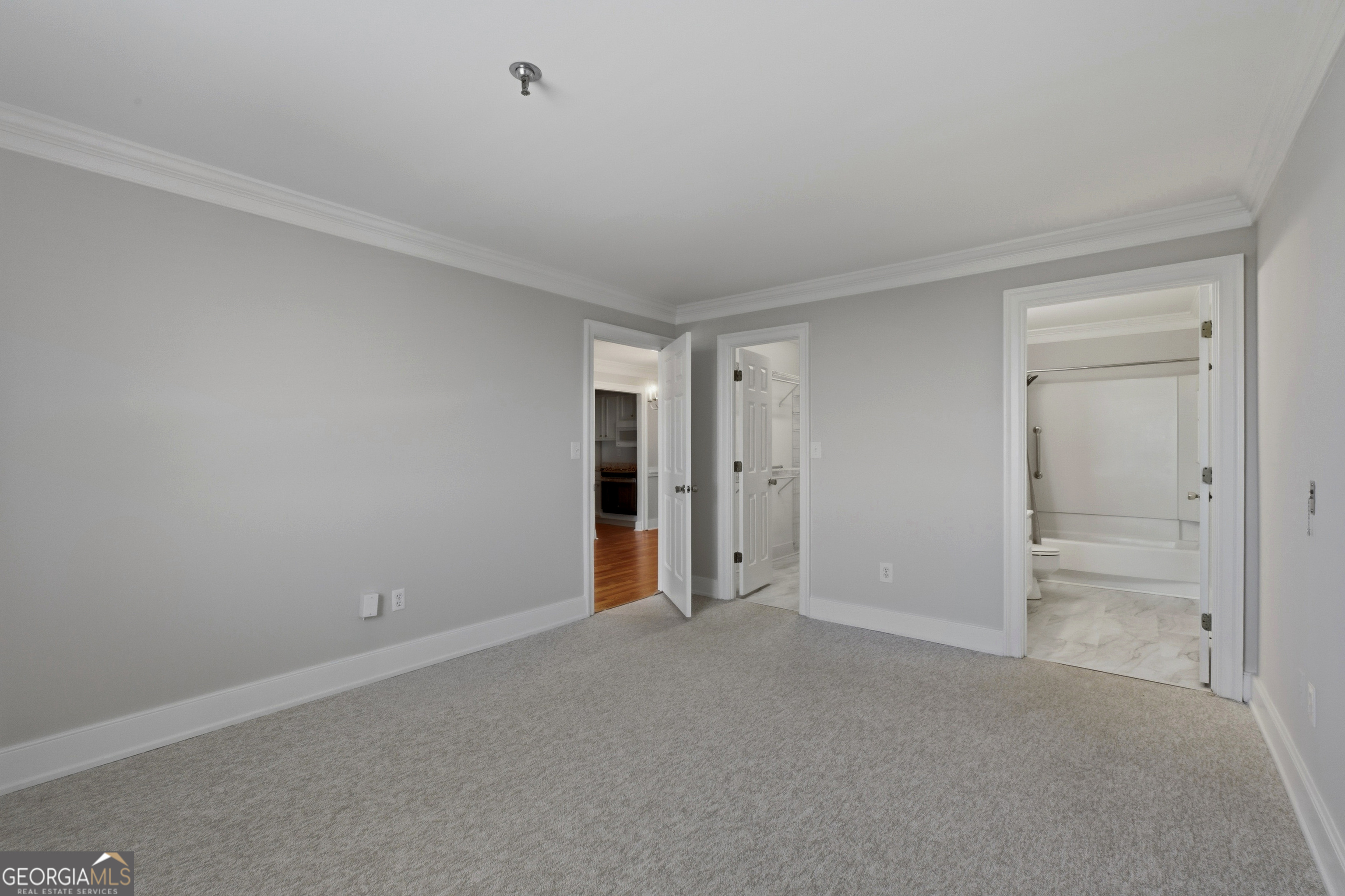 300 Johnson Ferry Road # B915 Property Photo 18