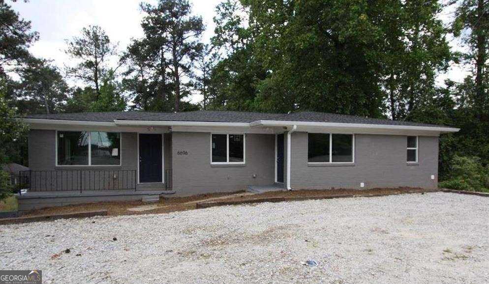 6696 Mableton Parkway Se Property Photo 1
