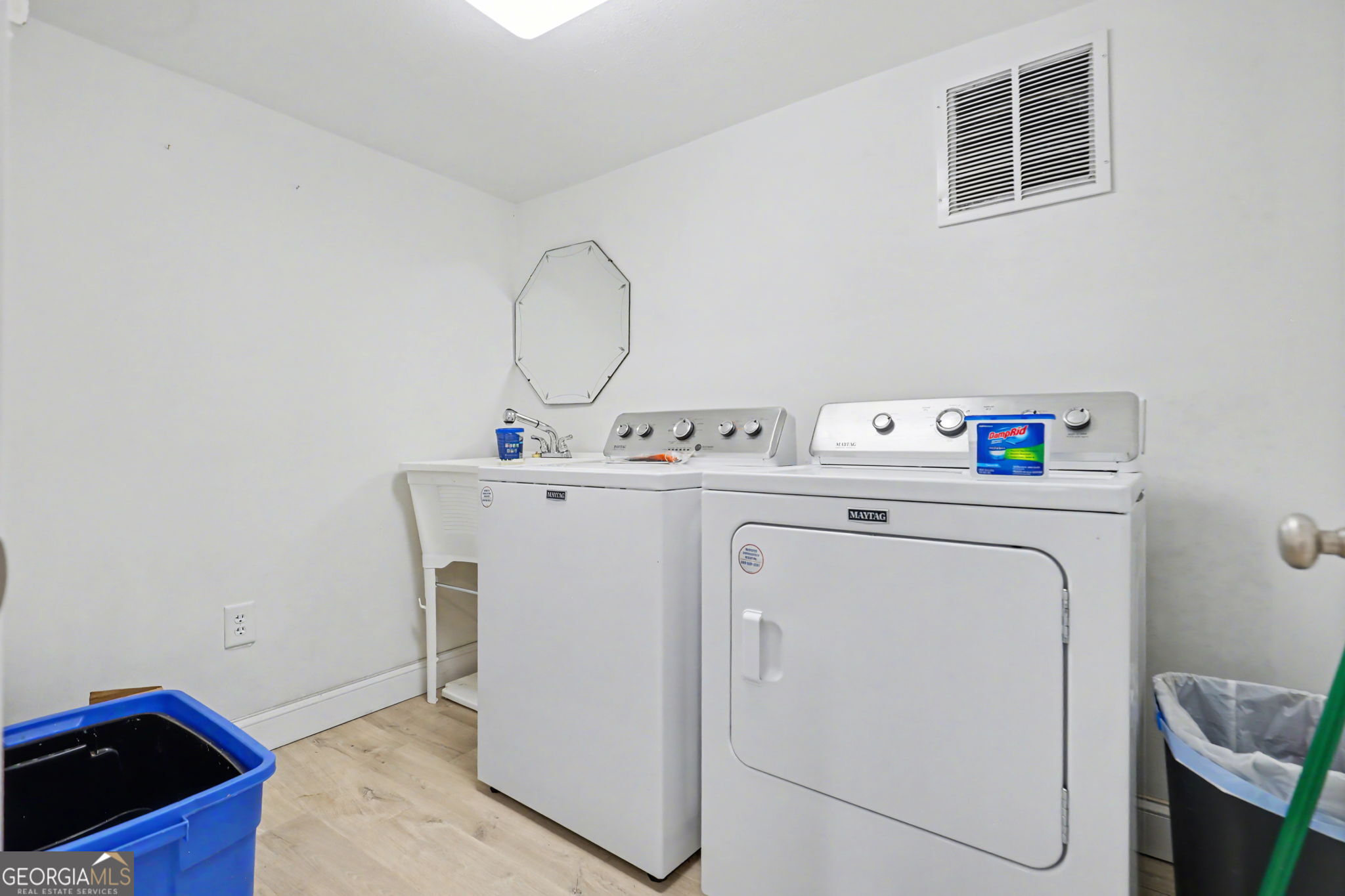 594 Sky High Drive Property Photo 48