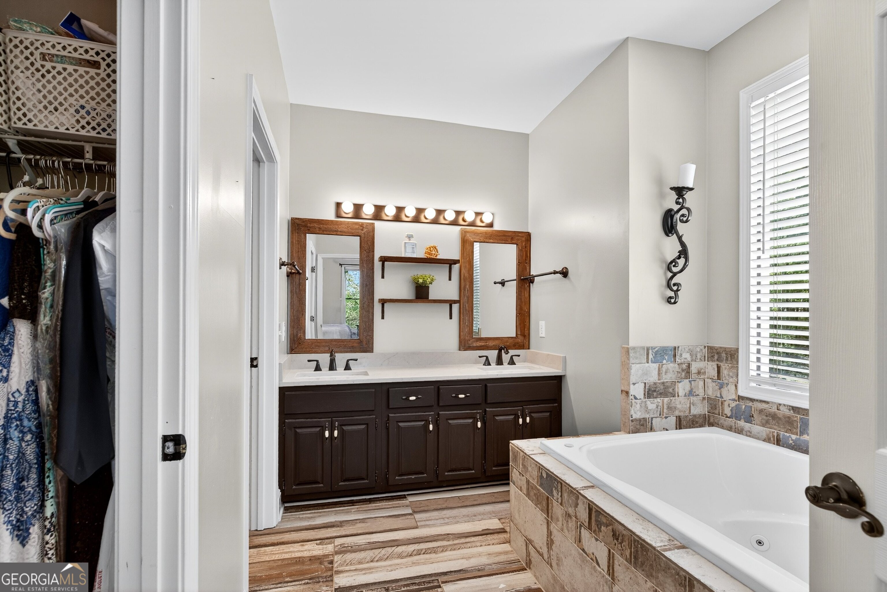 800 Watering Hole Pass Property Photo 44
