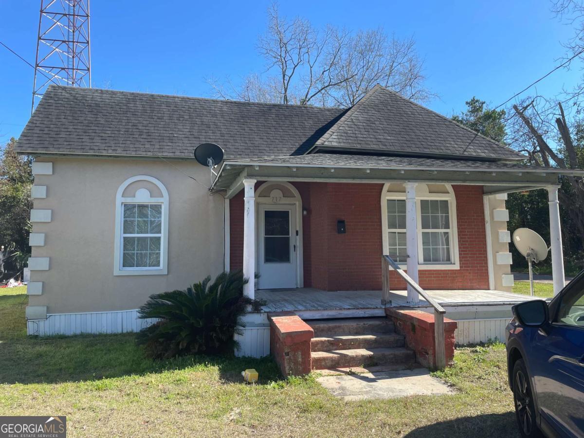 717 Glenmore Avenue Property Photo 1