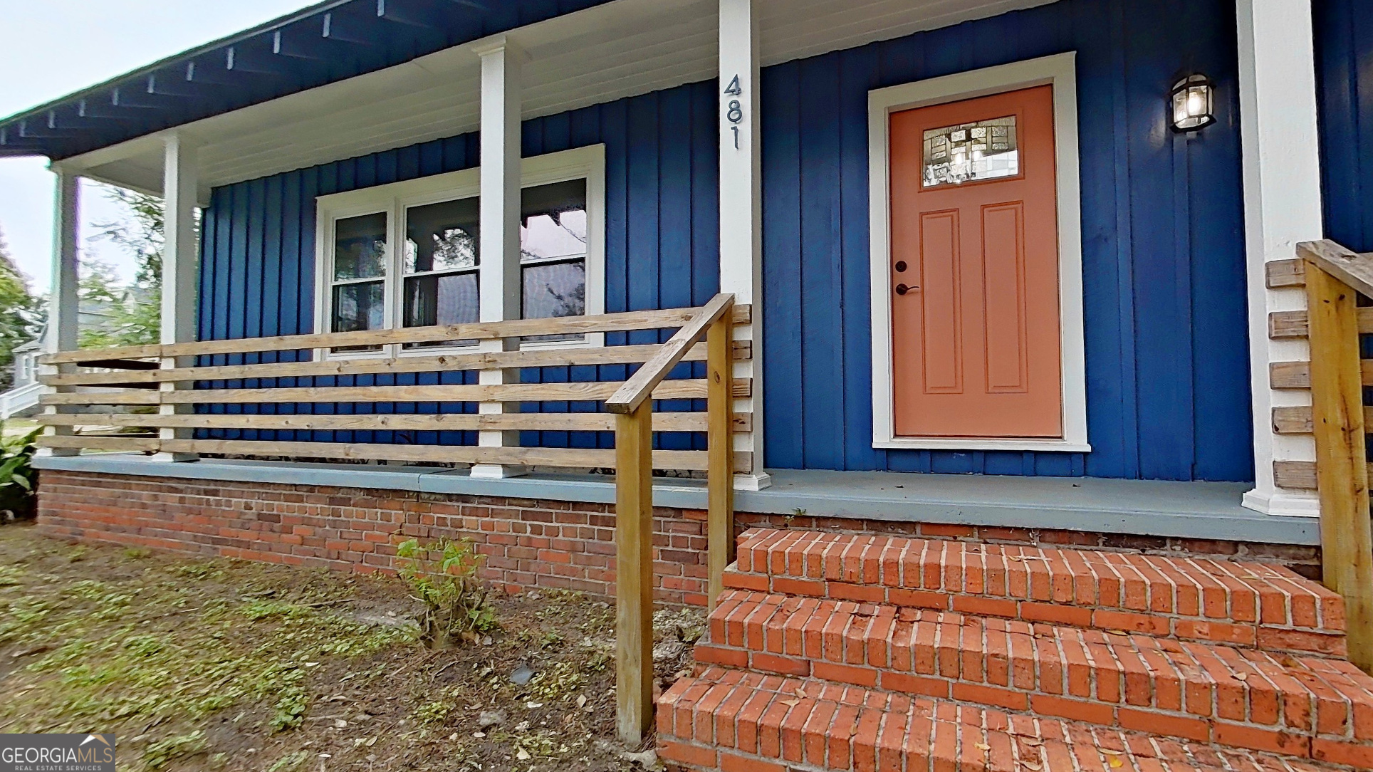 481 4th Street Property Photo 2
