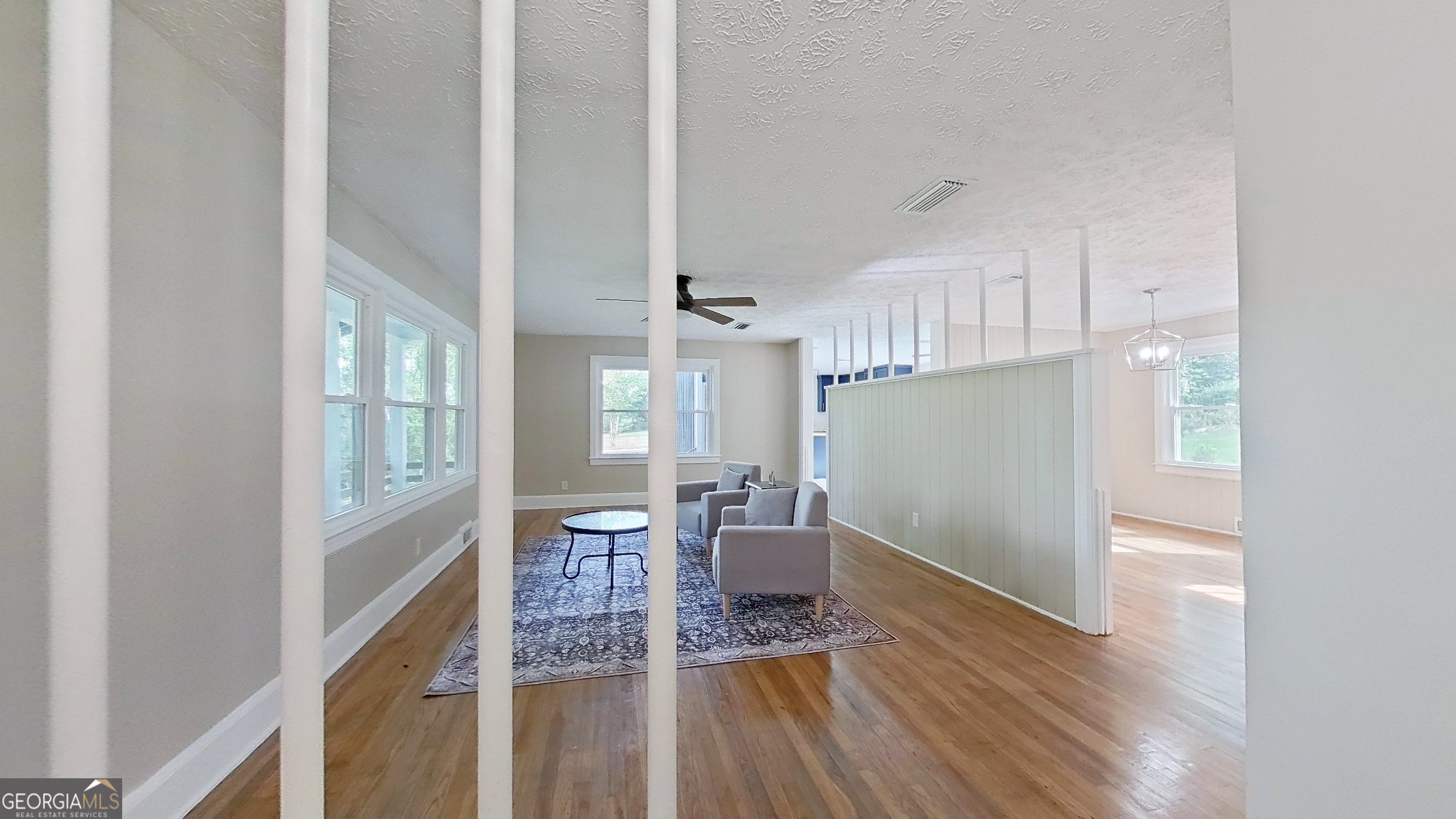 481 4th Street Property Photo 3