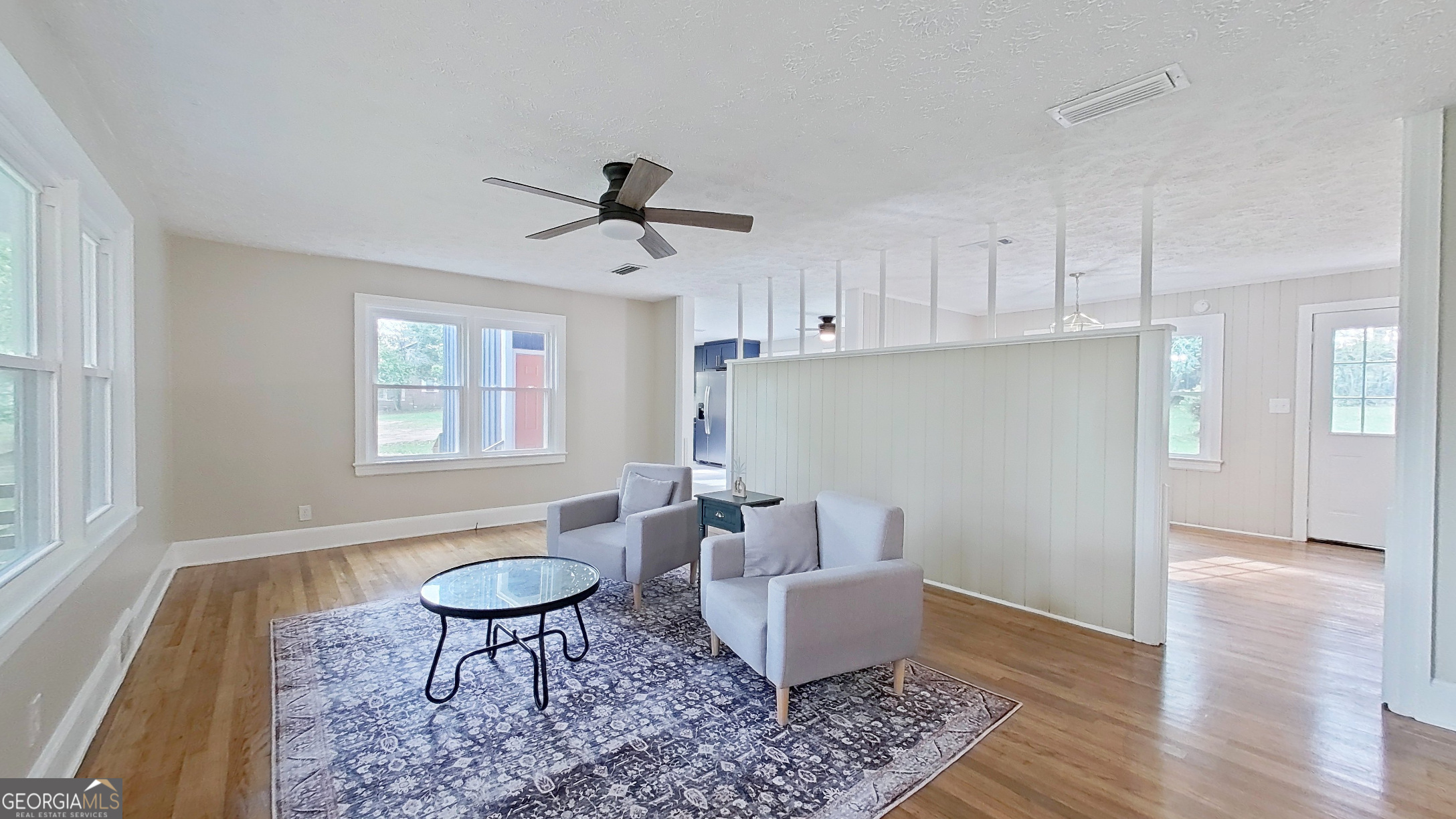 481 4th Street Property Photo 5
