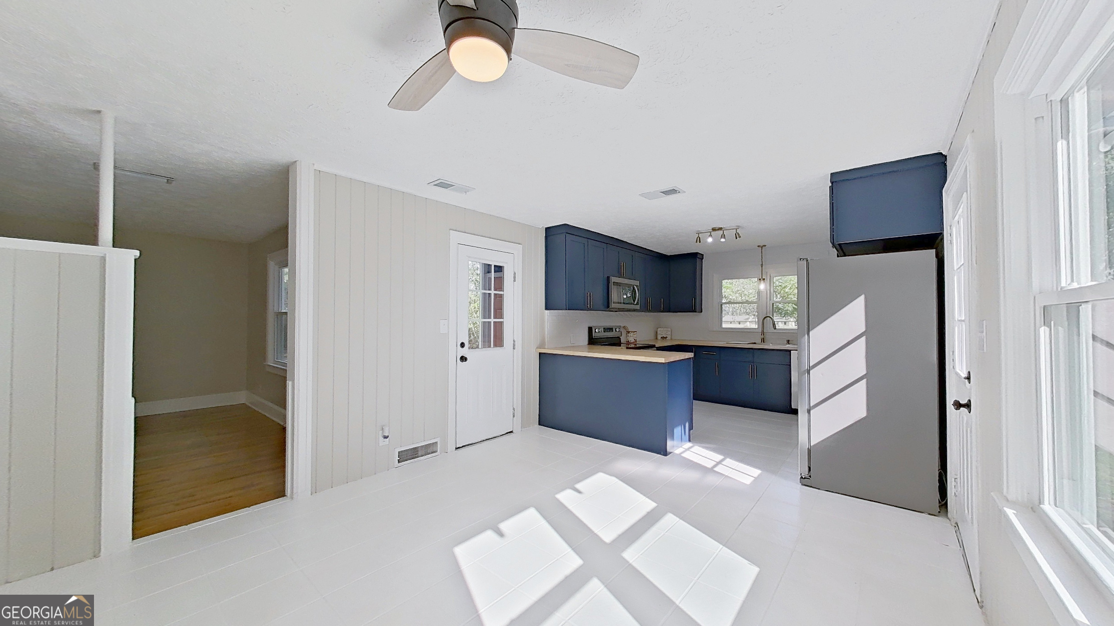 481 4th Street Property Photo 10