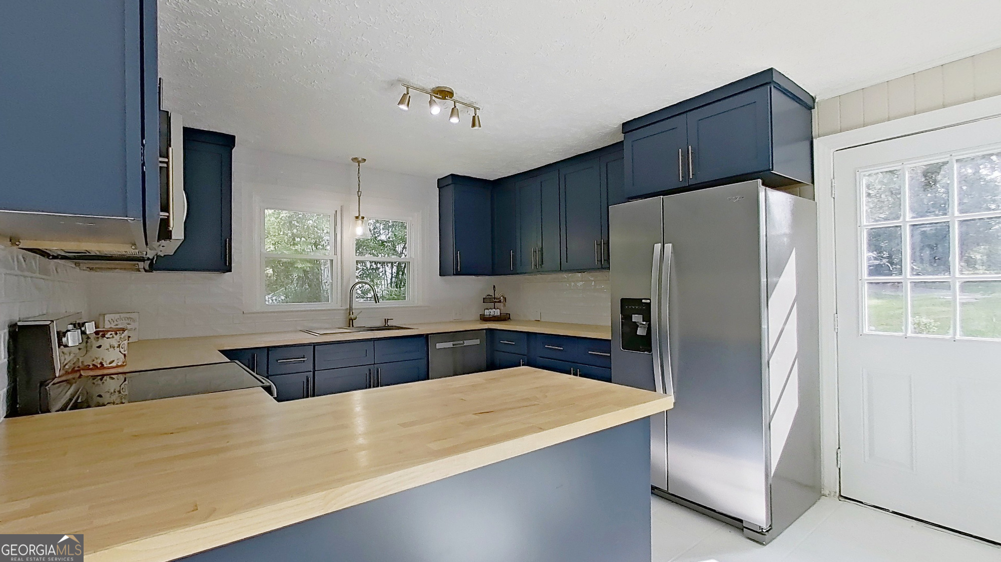 481 4th Street Property Photo 12