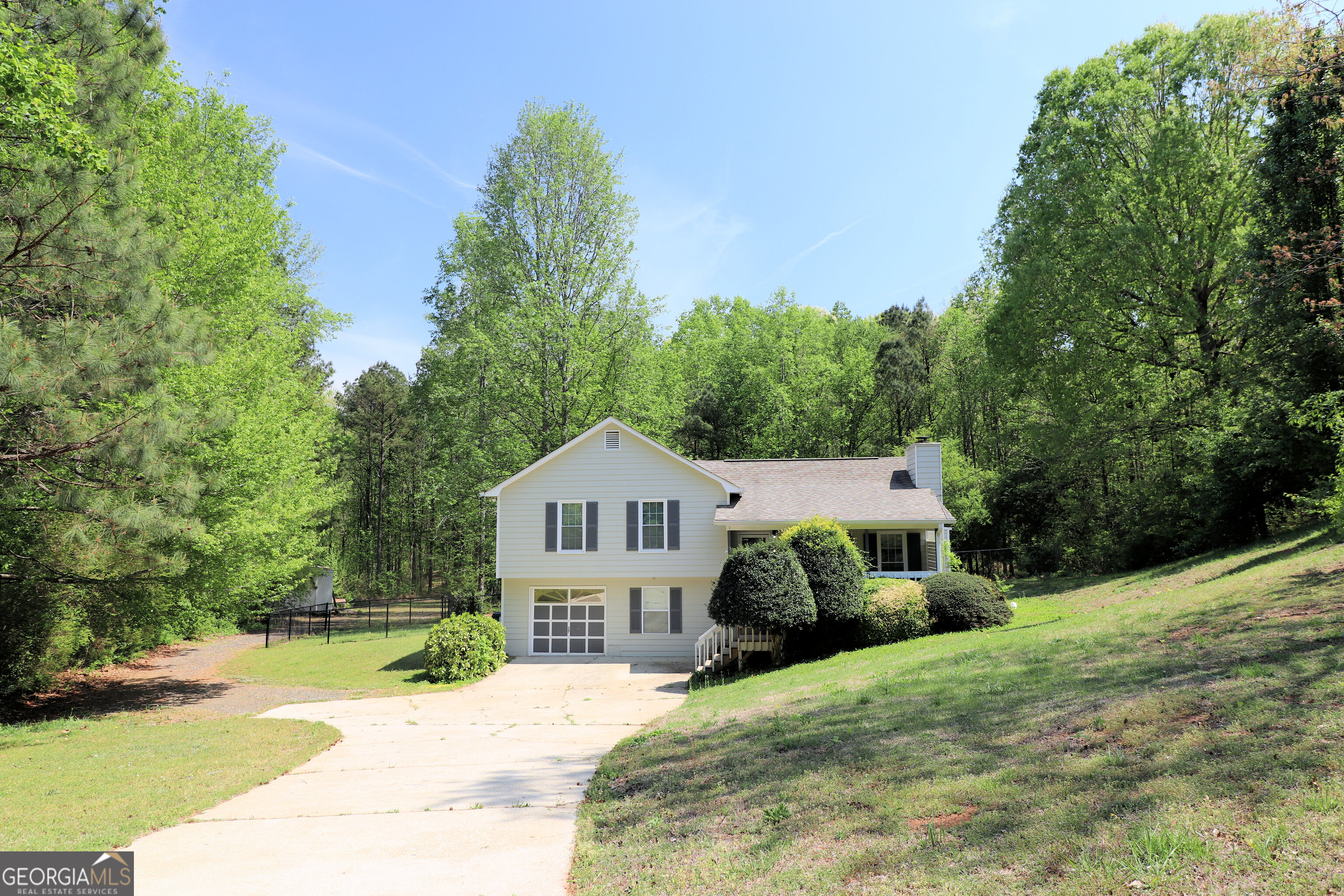 192 Deerfield Drive Property Photo 1