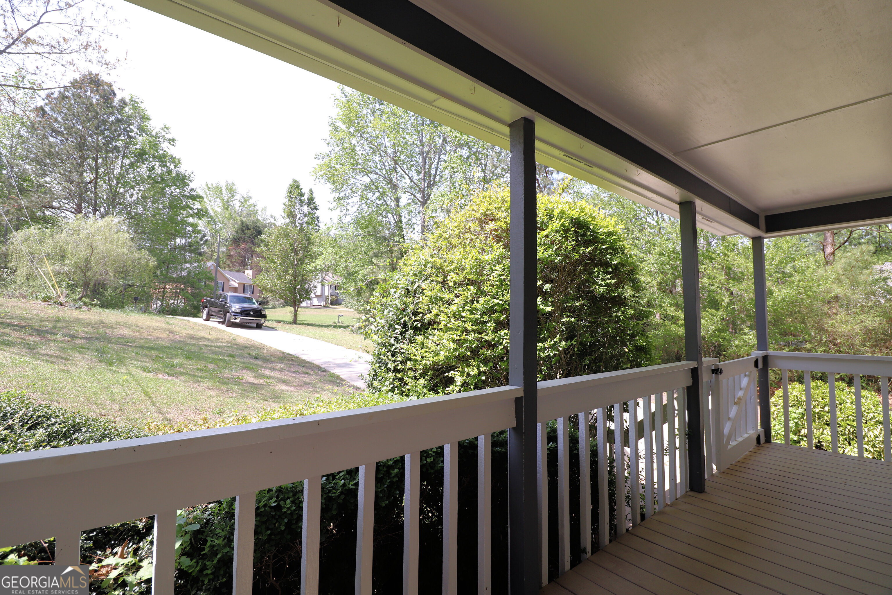 192 Deerfield Drive Property Photo 3