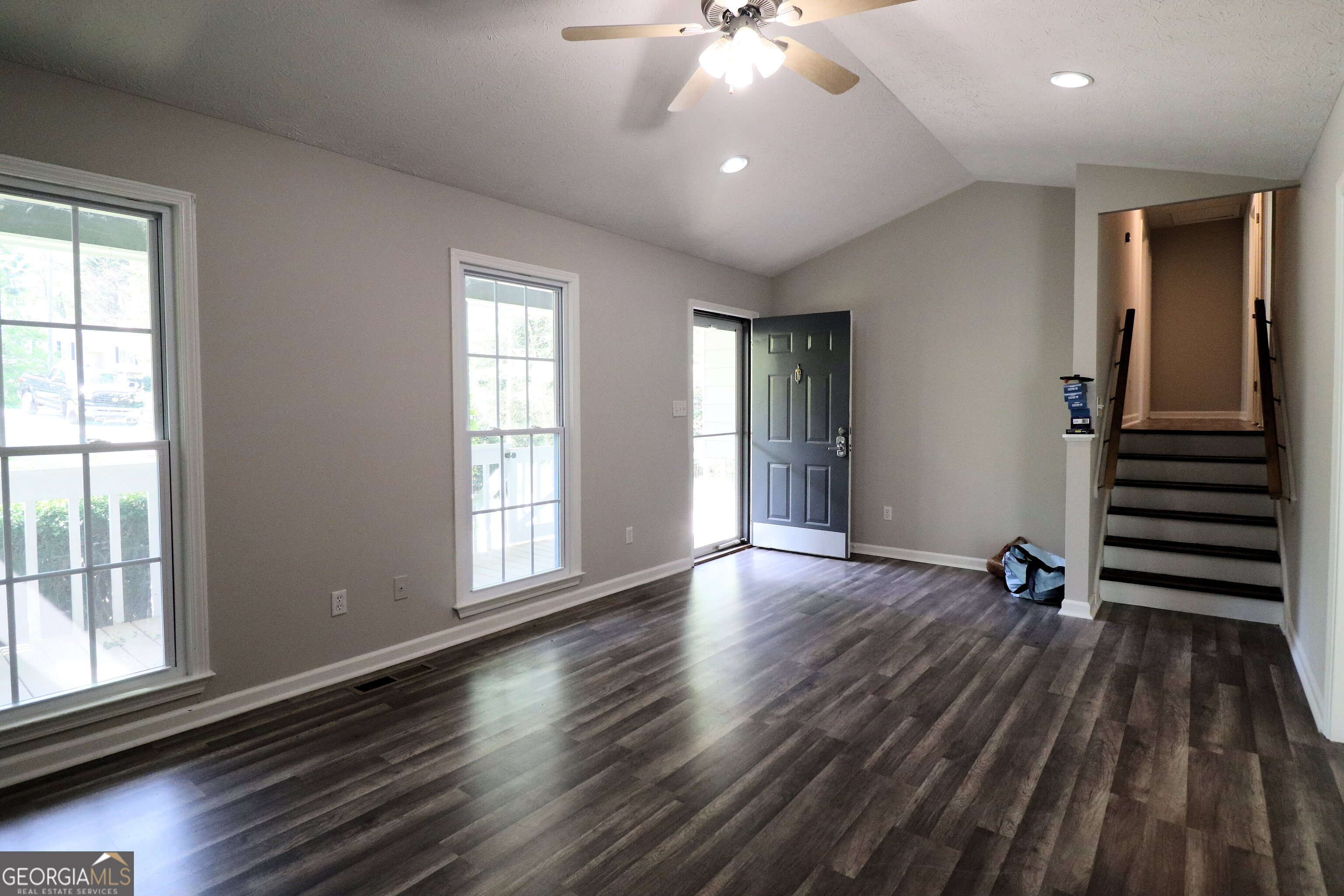 192 Deerfield Drive Property Photo 6