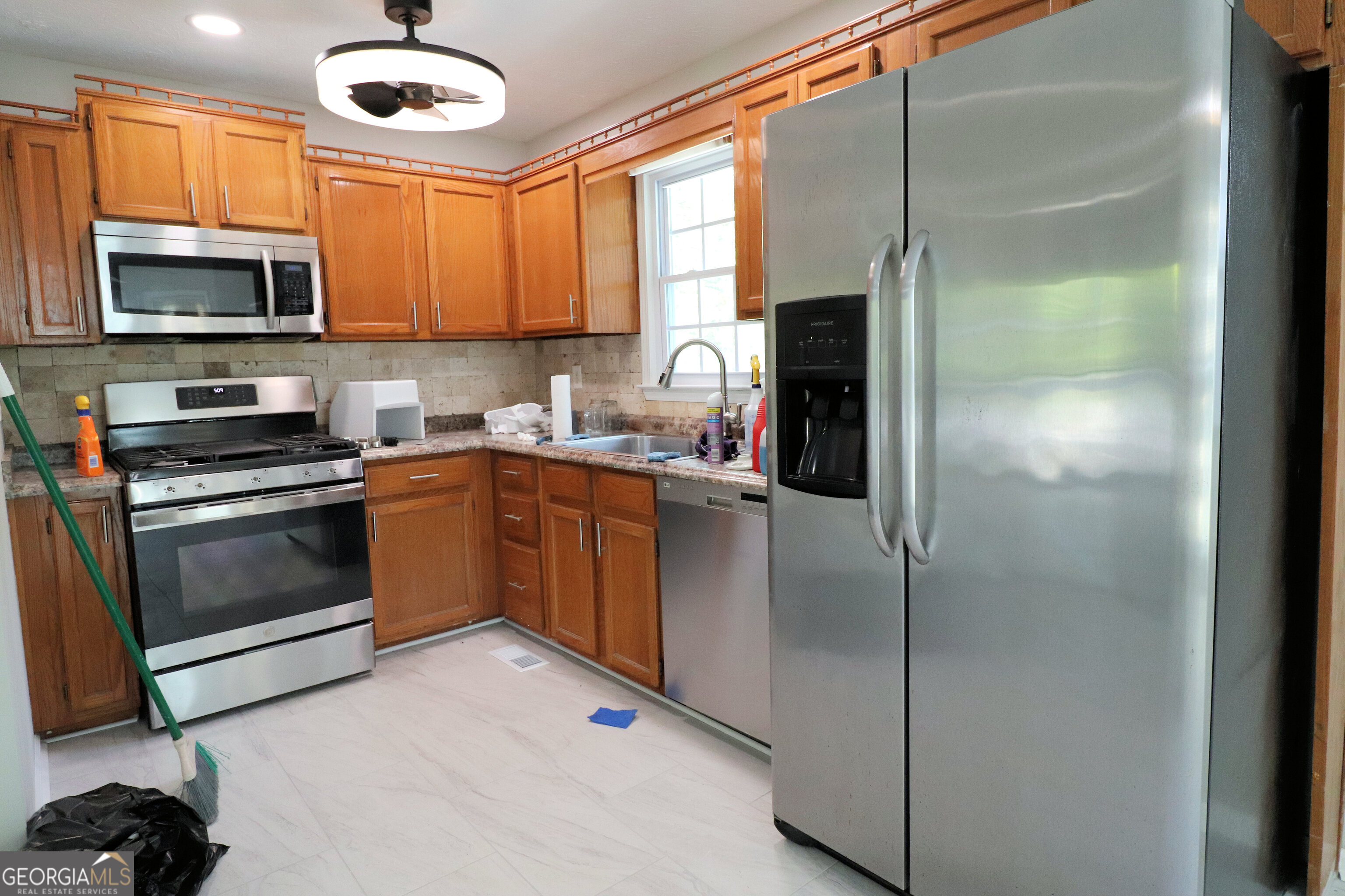 192 Deerfield Drive Property Photo 8