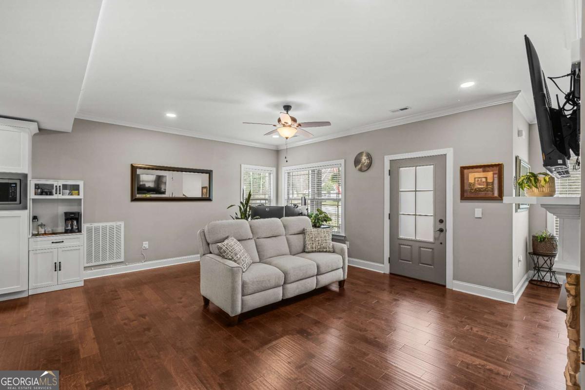 1205 Baggett Road Property Photo 6