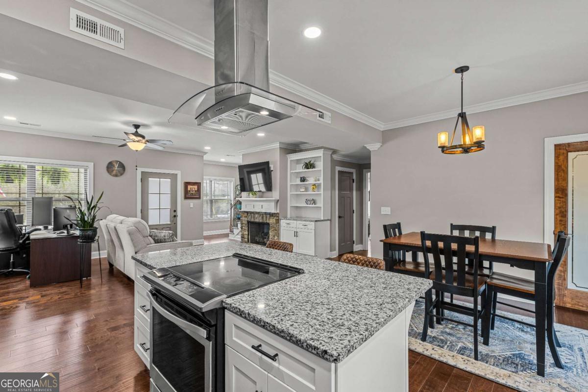 1205 Baggett Road Property Photo 9