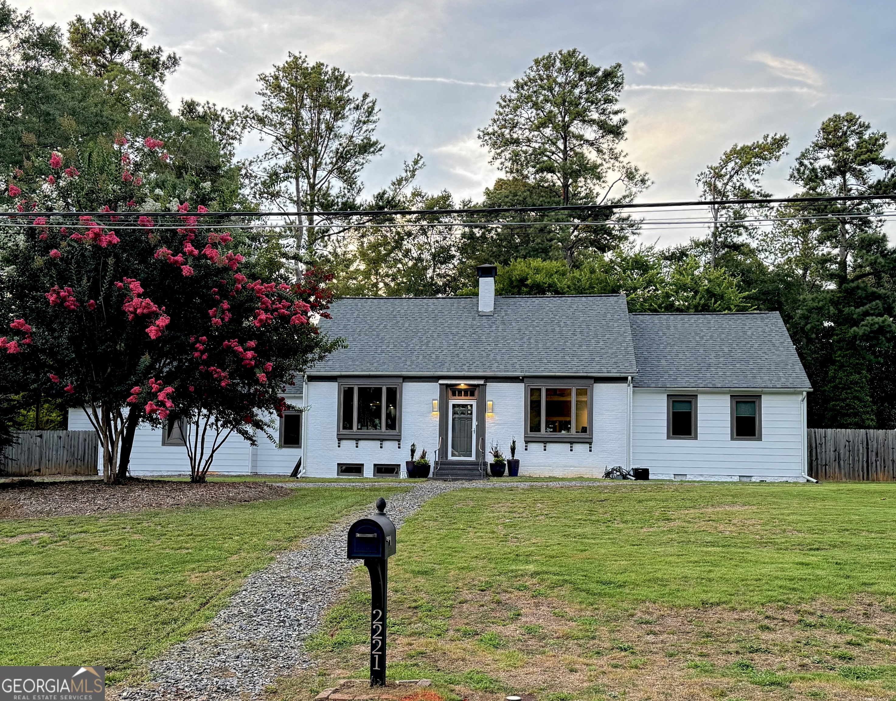 2221 Highview Road Sw Property Photo 1