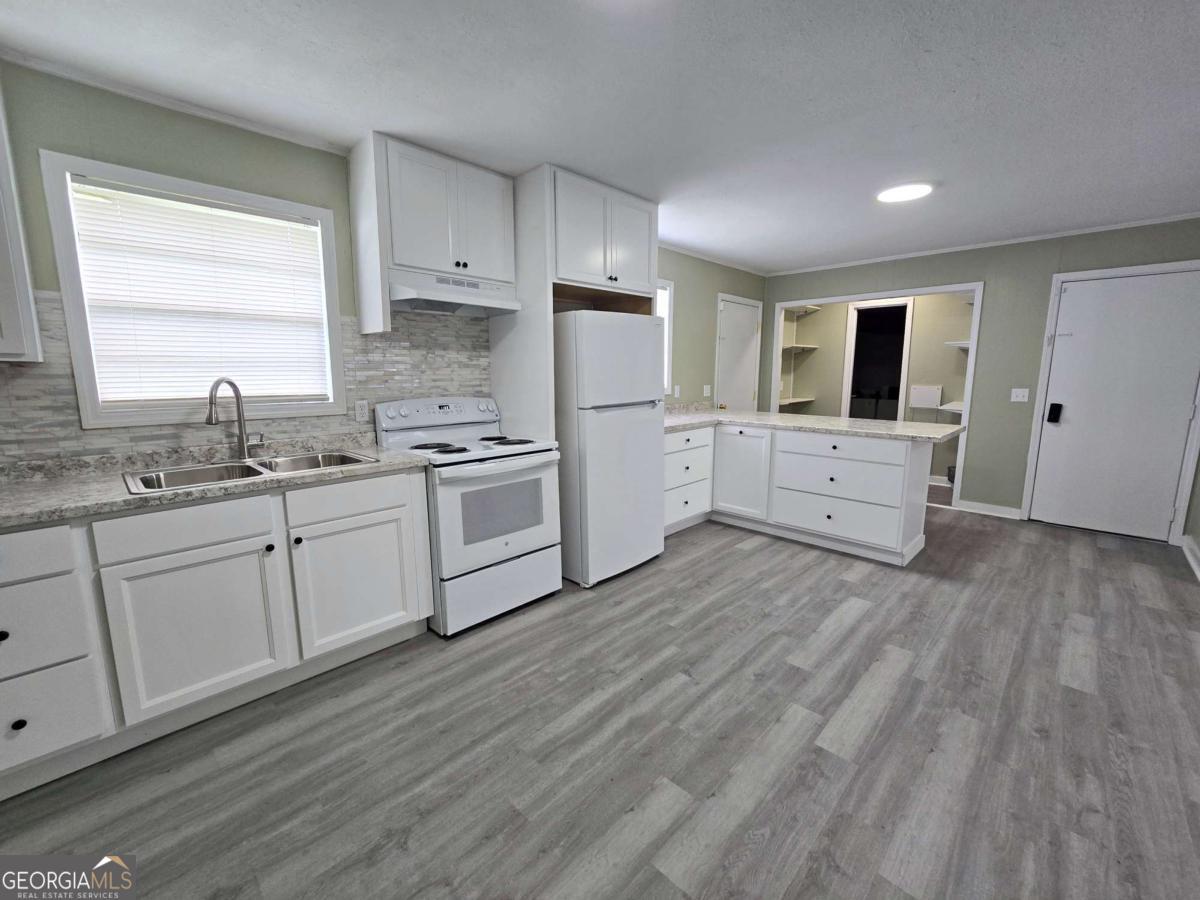 1108 Wilma Street Property Photo 8