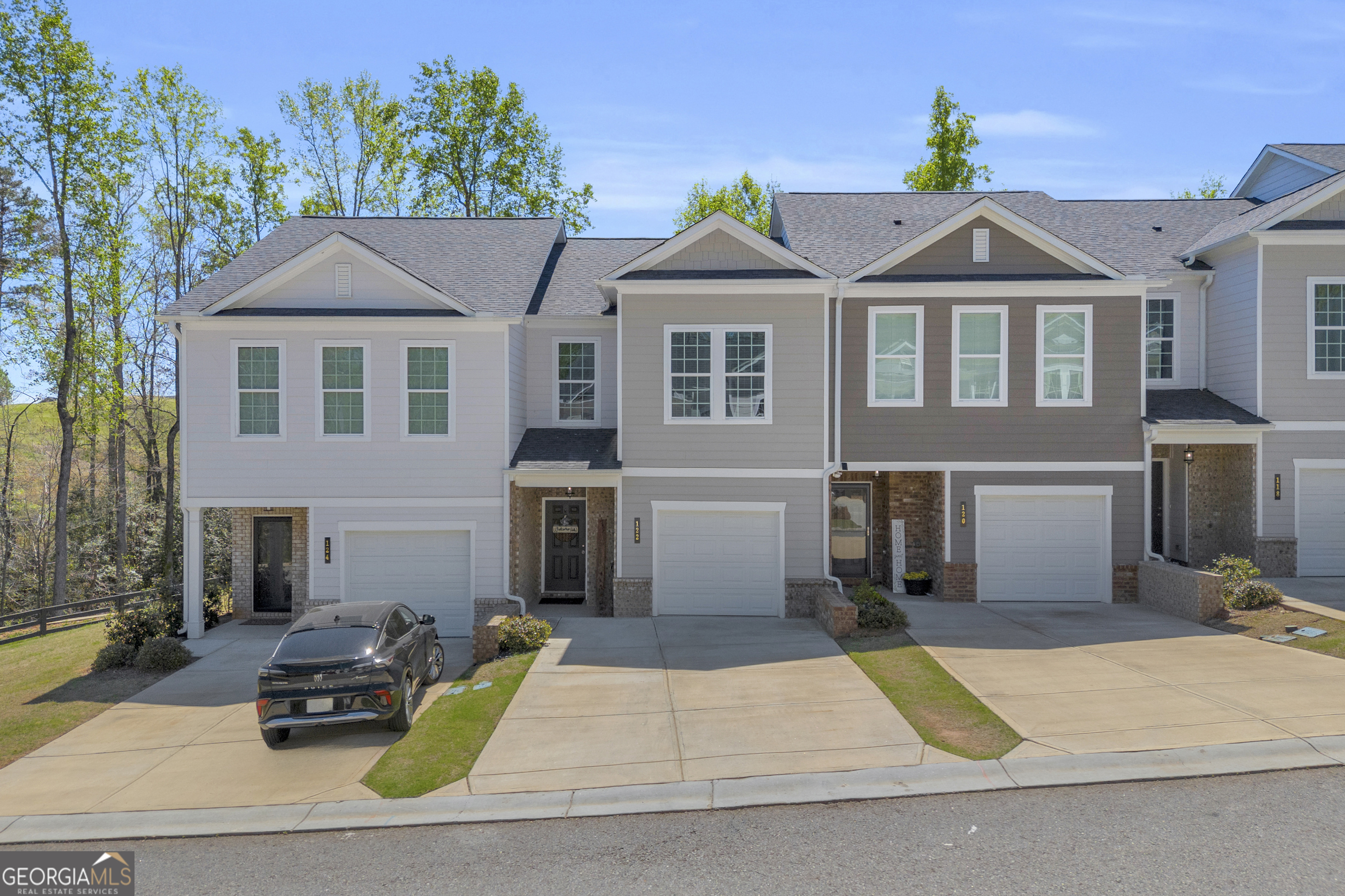 122 Greenview Court Property Photo 1
