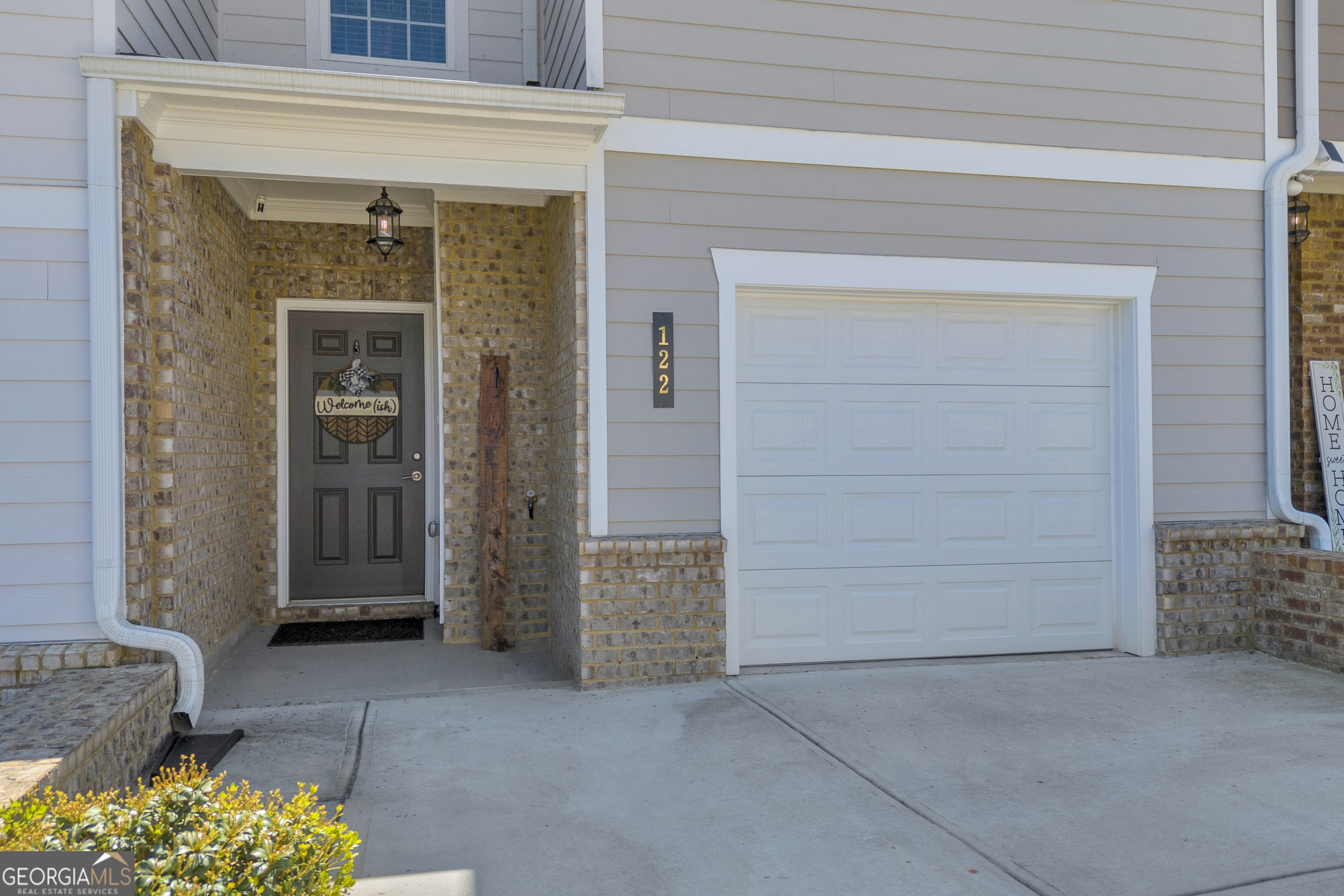 122 Greenview Court Property Photo 8