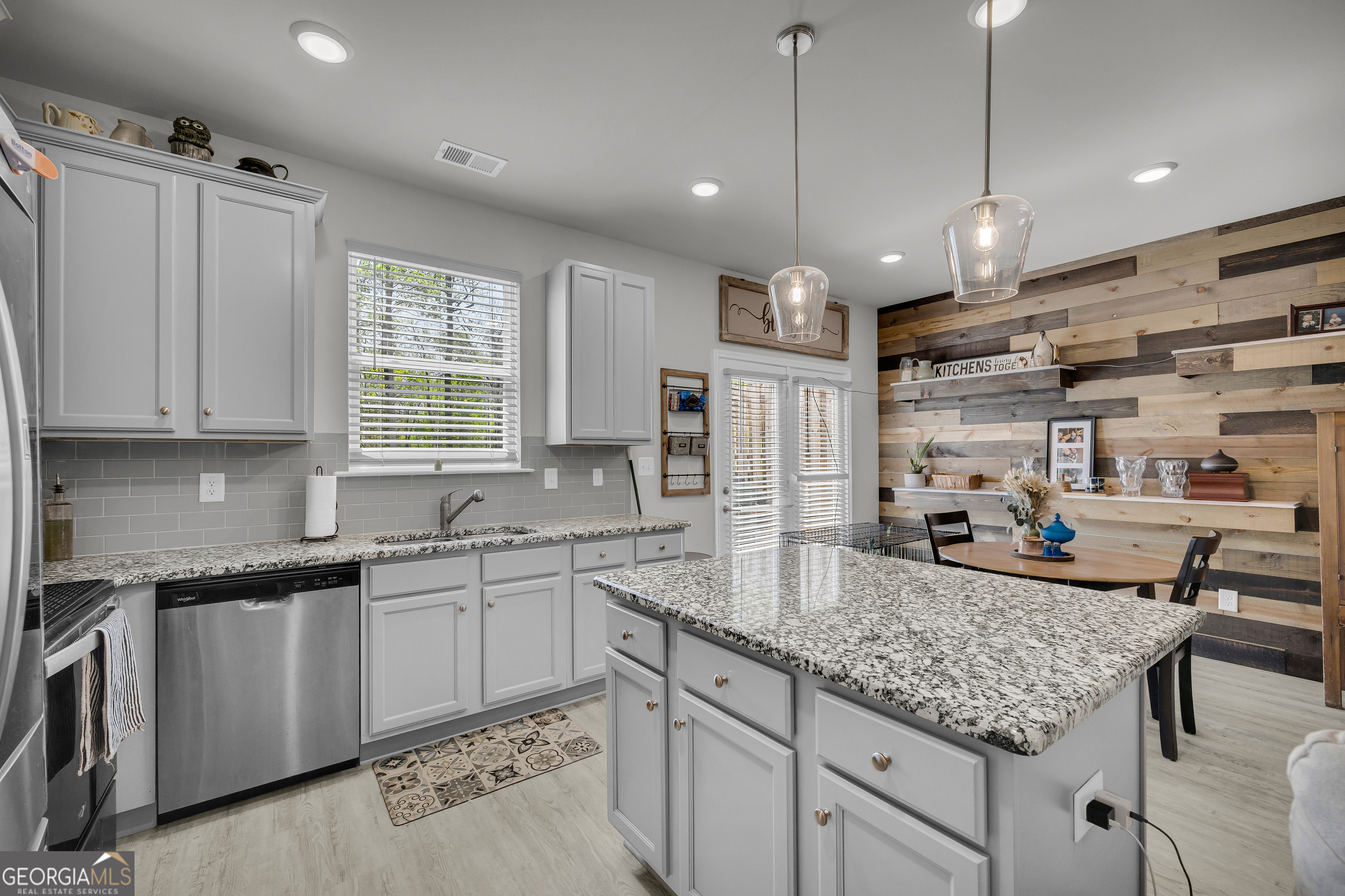 122 Greenview Court Property Photo 19