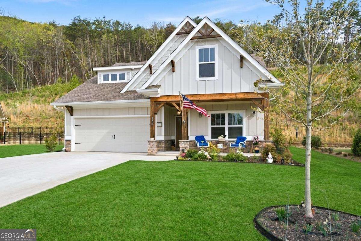 608 Spring Water Property Photo 3