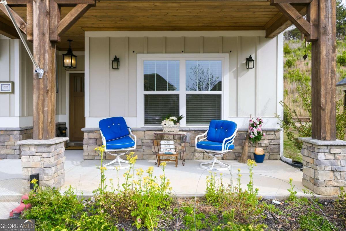 608 Spring Water Property Photo 4
