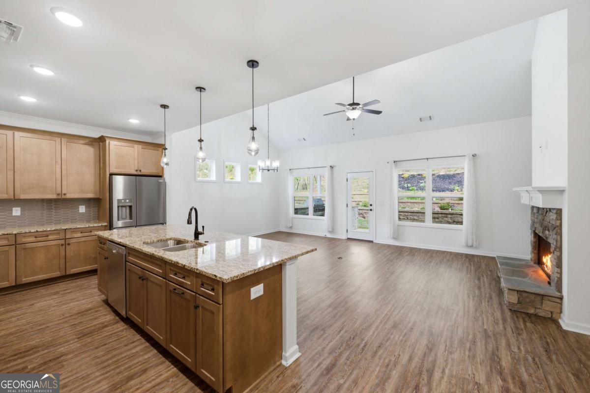 608 Spring Water Property Photo 8