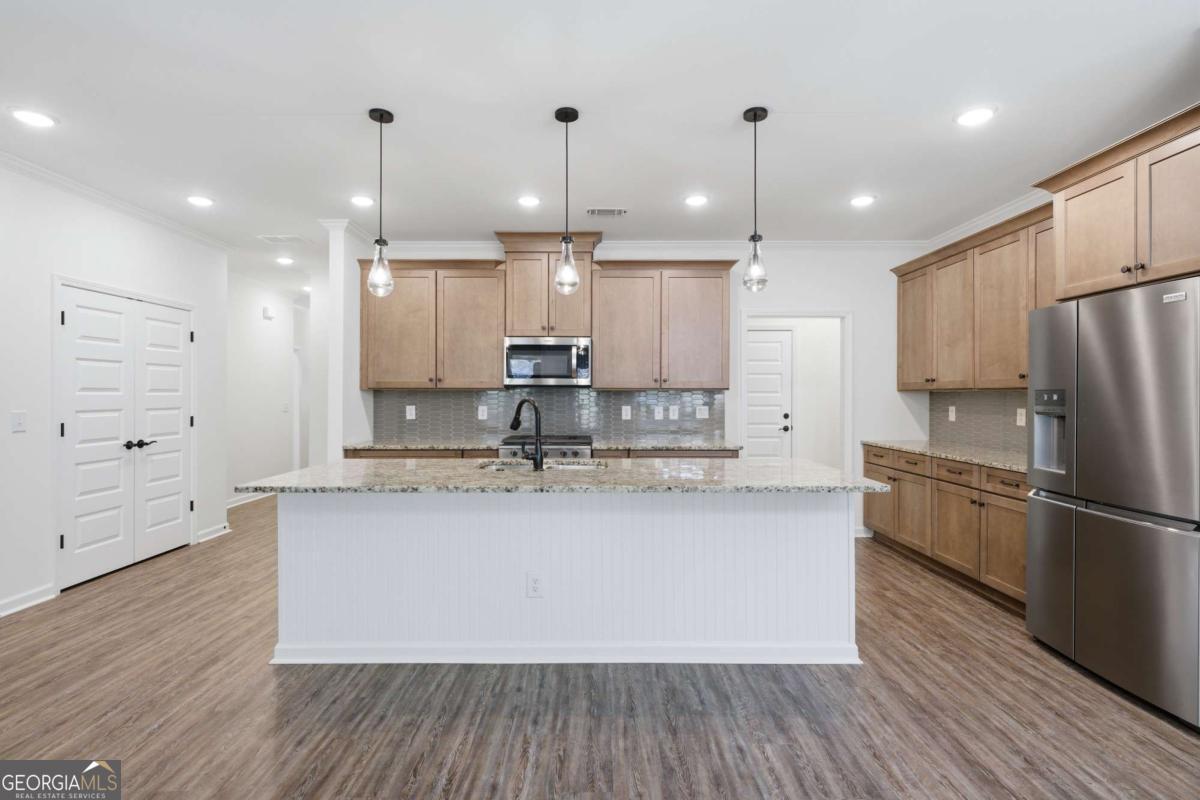 608 Spring Water Property Photo 10