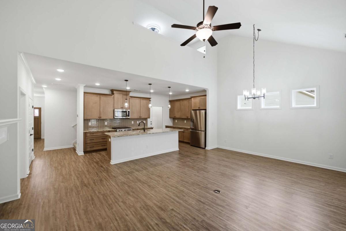 608 Spring Water Property Photo 17