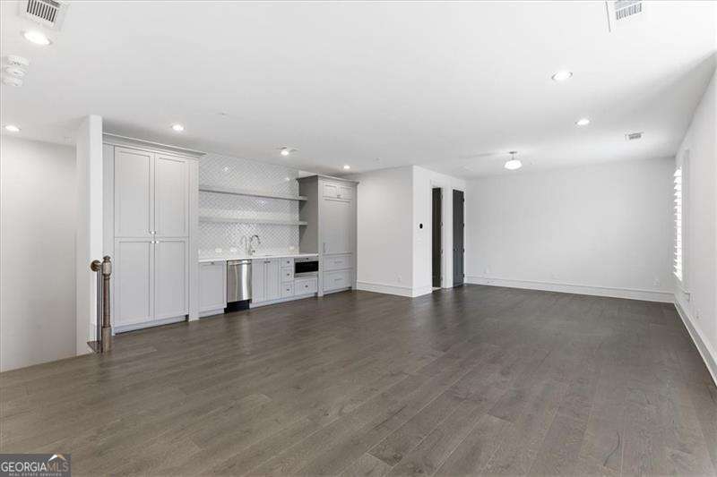 102 Grand Crescent Property Photo 61