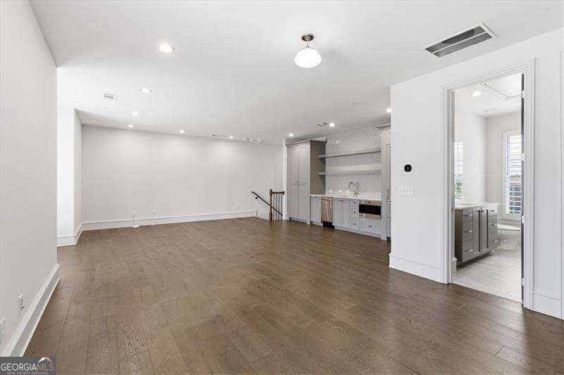 102 Grand Crescent Property Photo 63