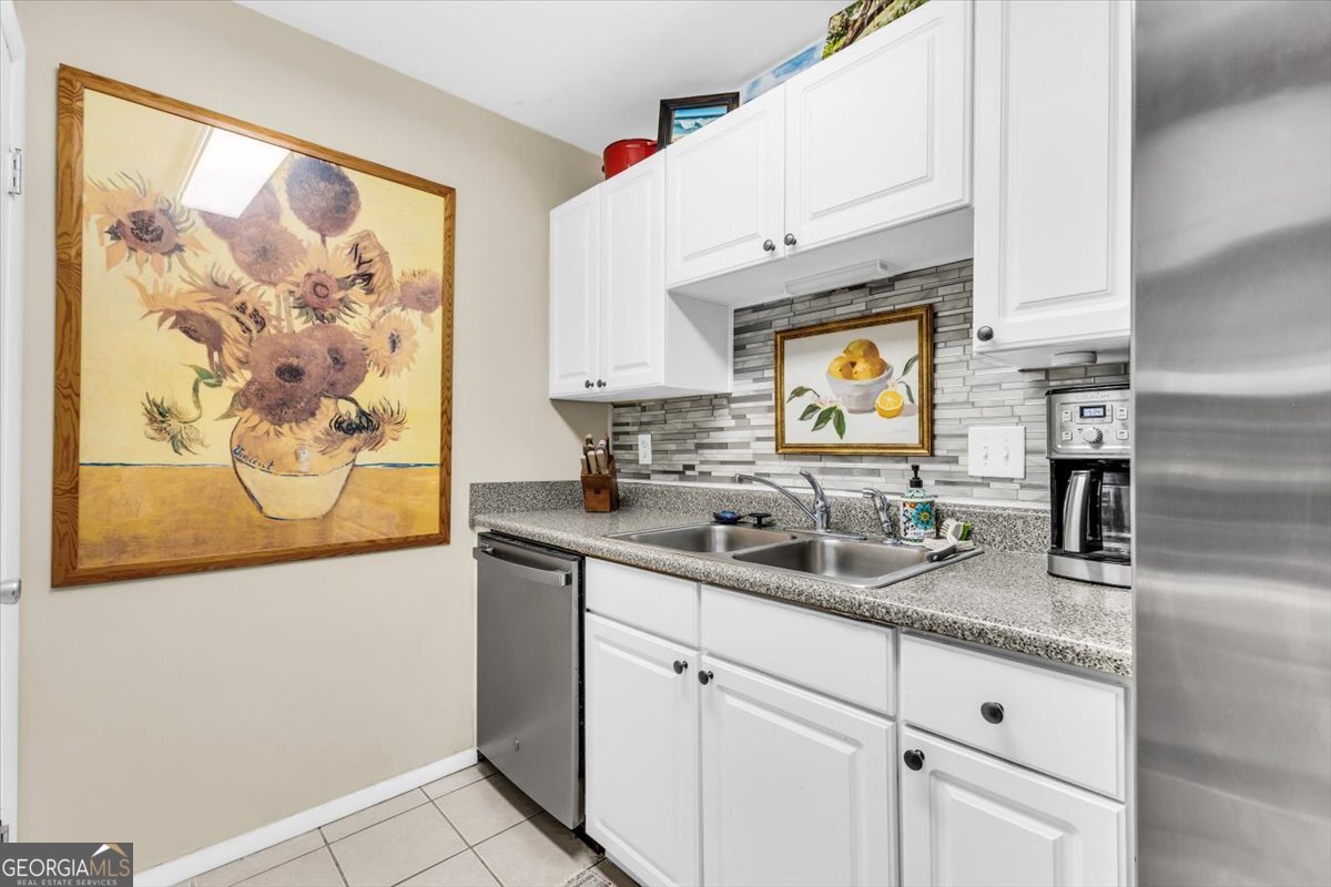 401 N Cromwell Road # T6 Property Photo 10