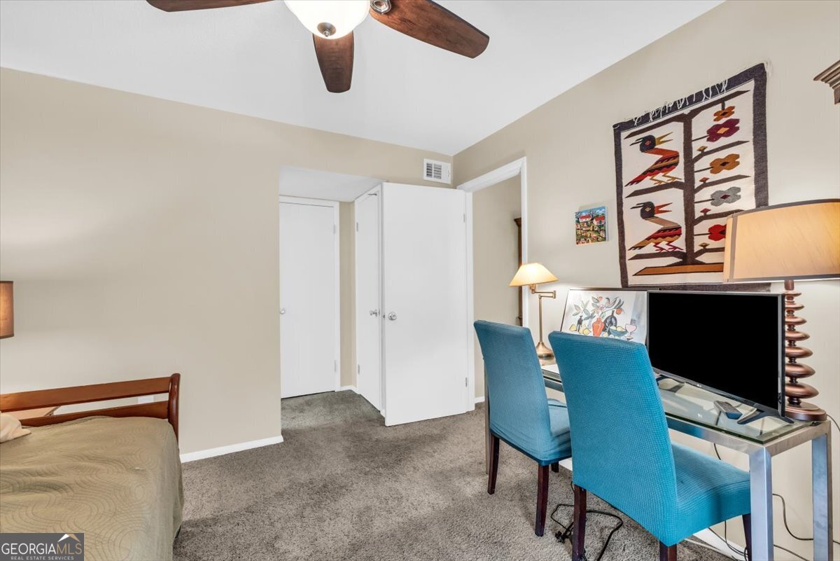 401 N Cromwell Road # T6 Property Photo 18