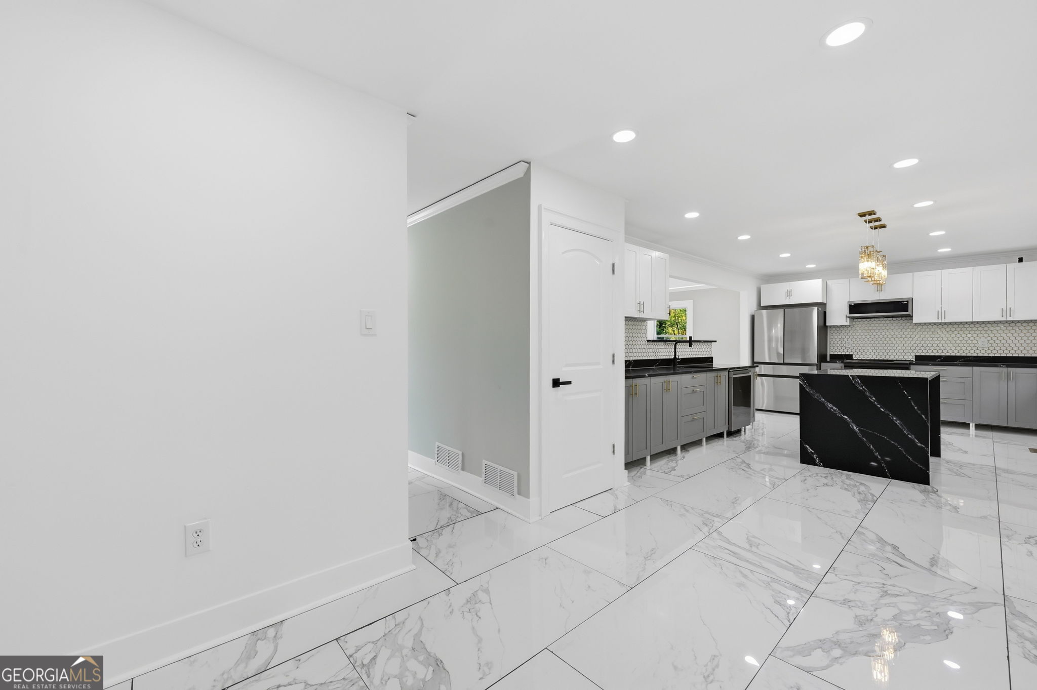 4113 Radcliffe Court Property Photo 16