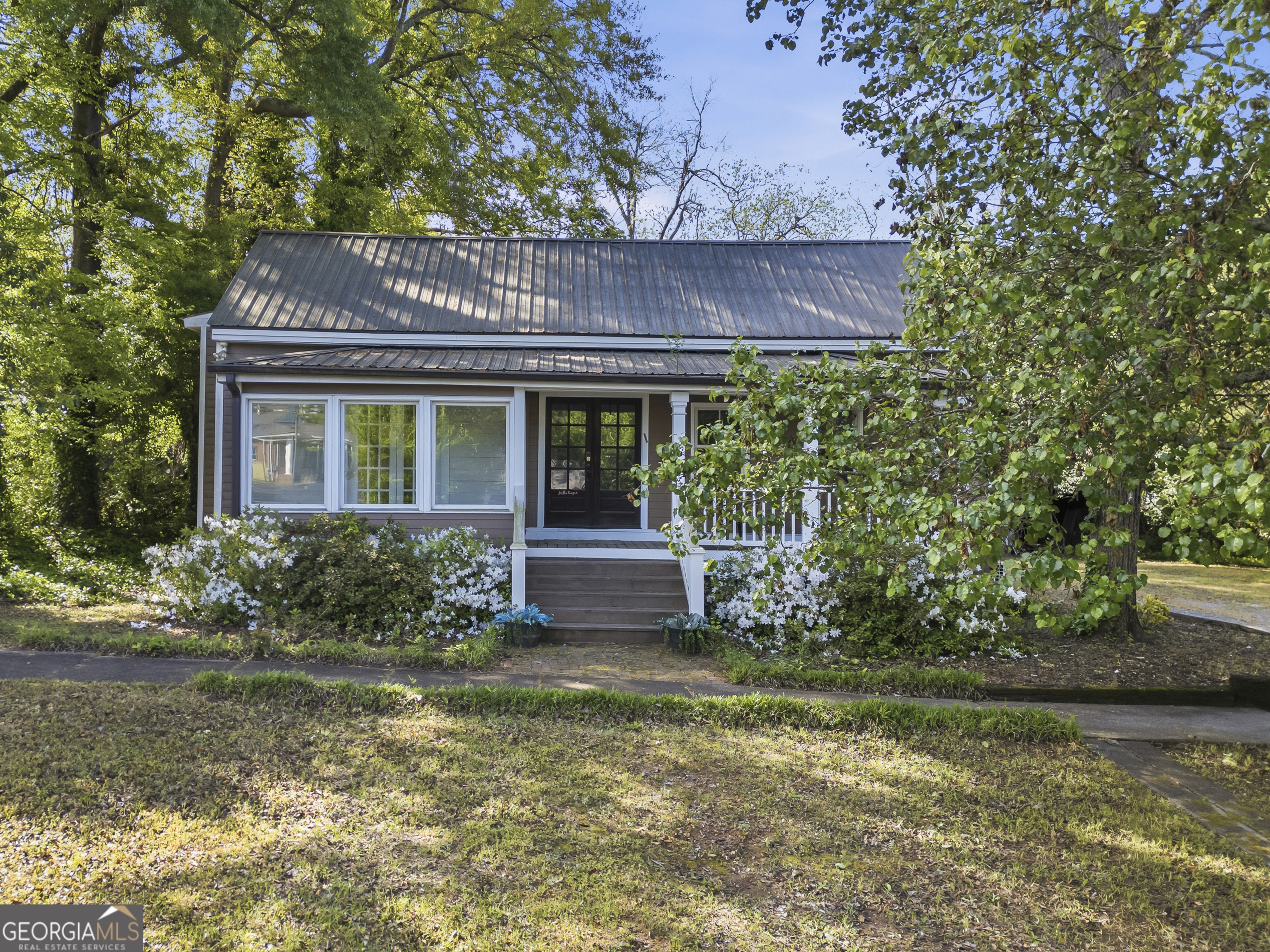 121 E Baldwin Street Property Photo 5