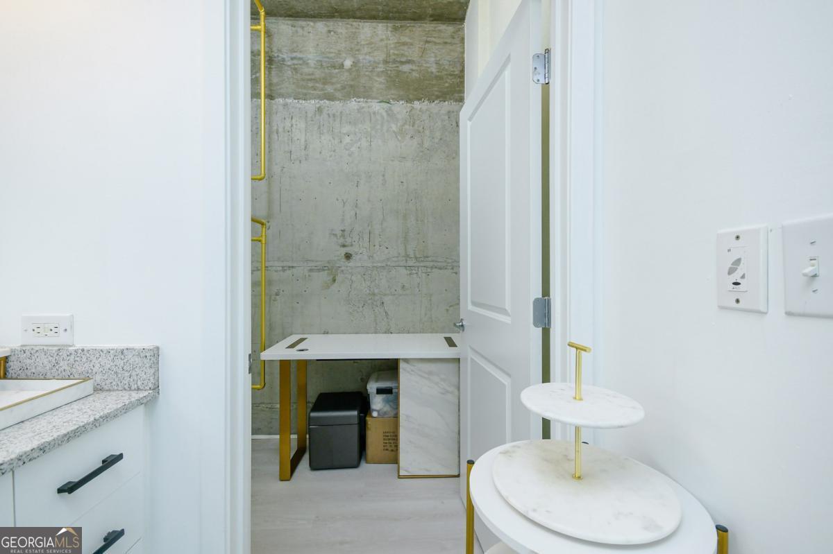 361 17th Street # 2122 Property Photo 17