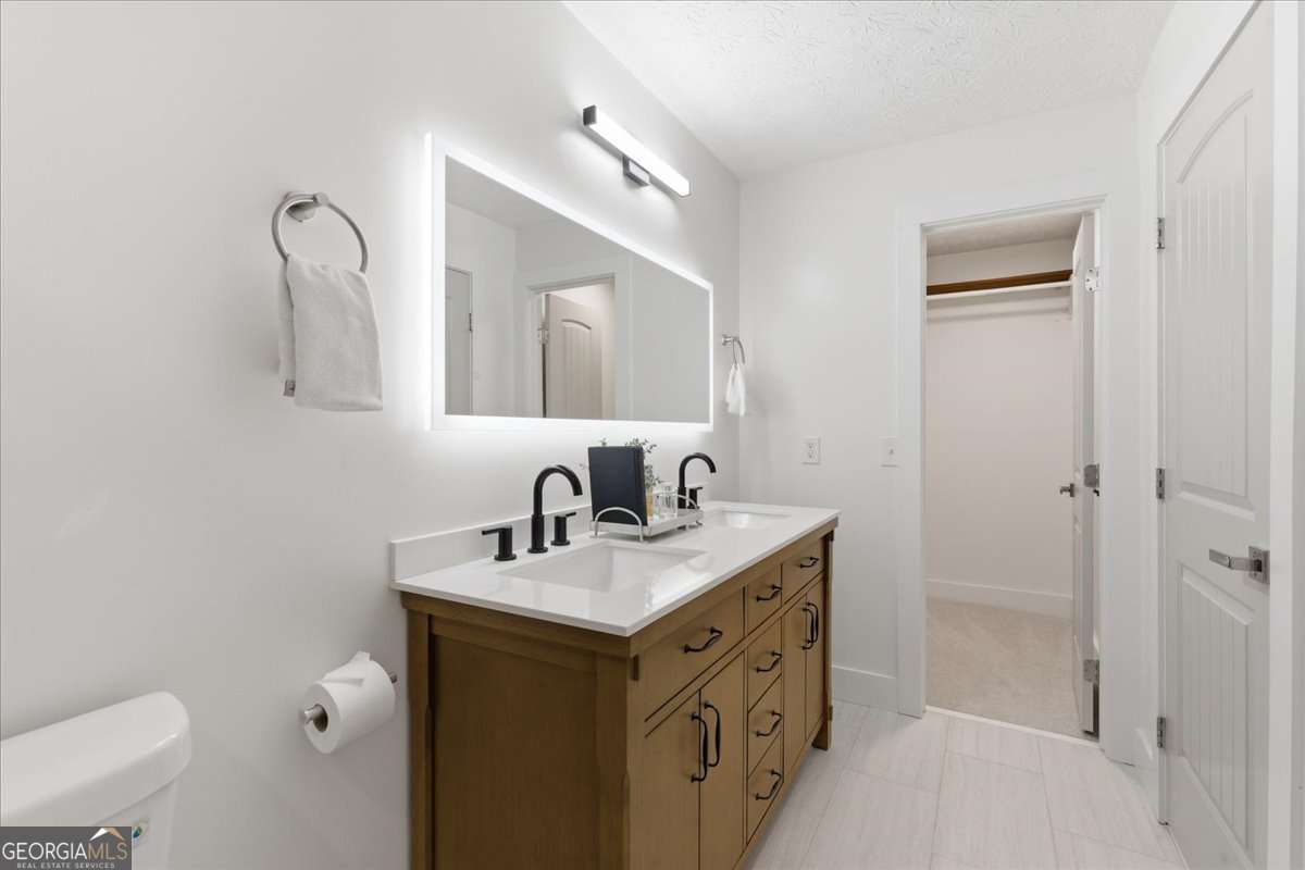708 Parkaire Crossing Property Photo 32