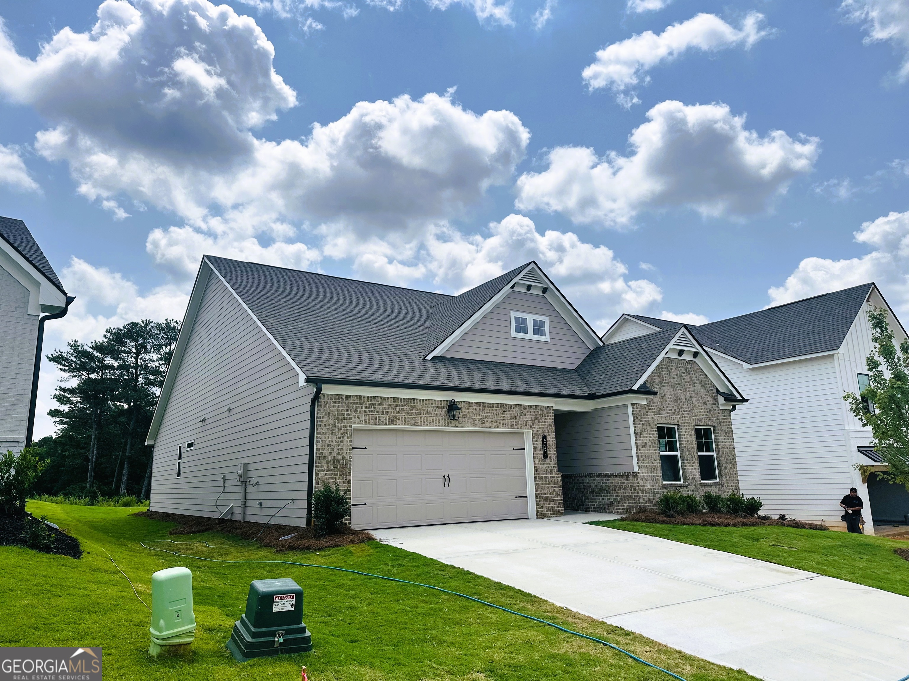 210 Wingate Drive Property Photo 3