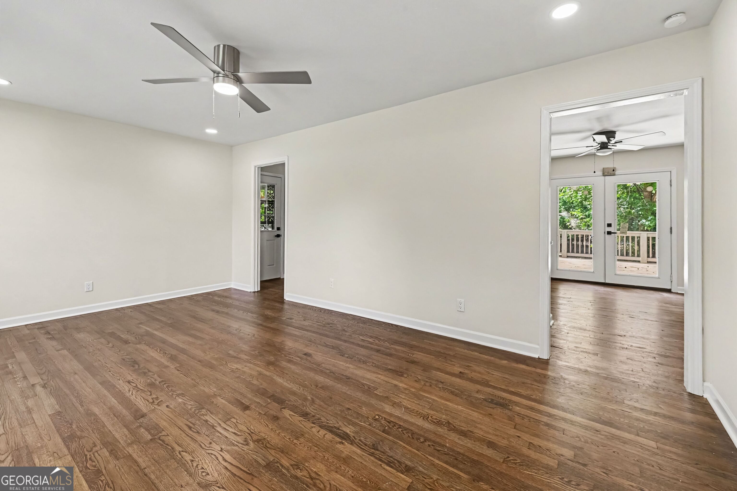 2884 Ben Hill Road Property Photo 3