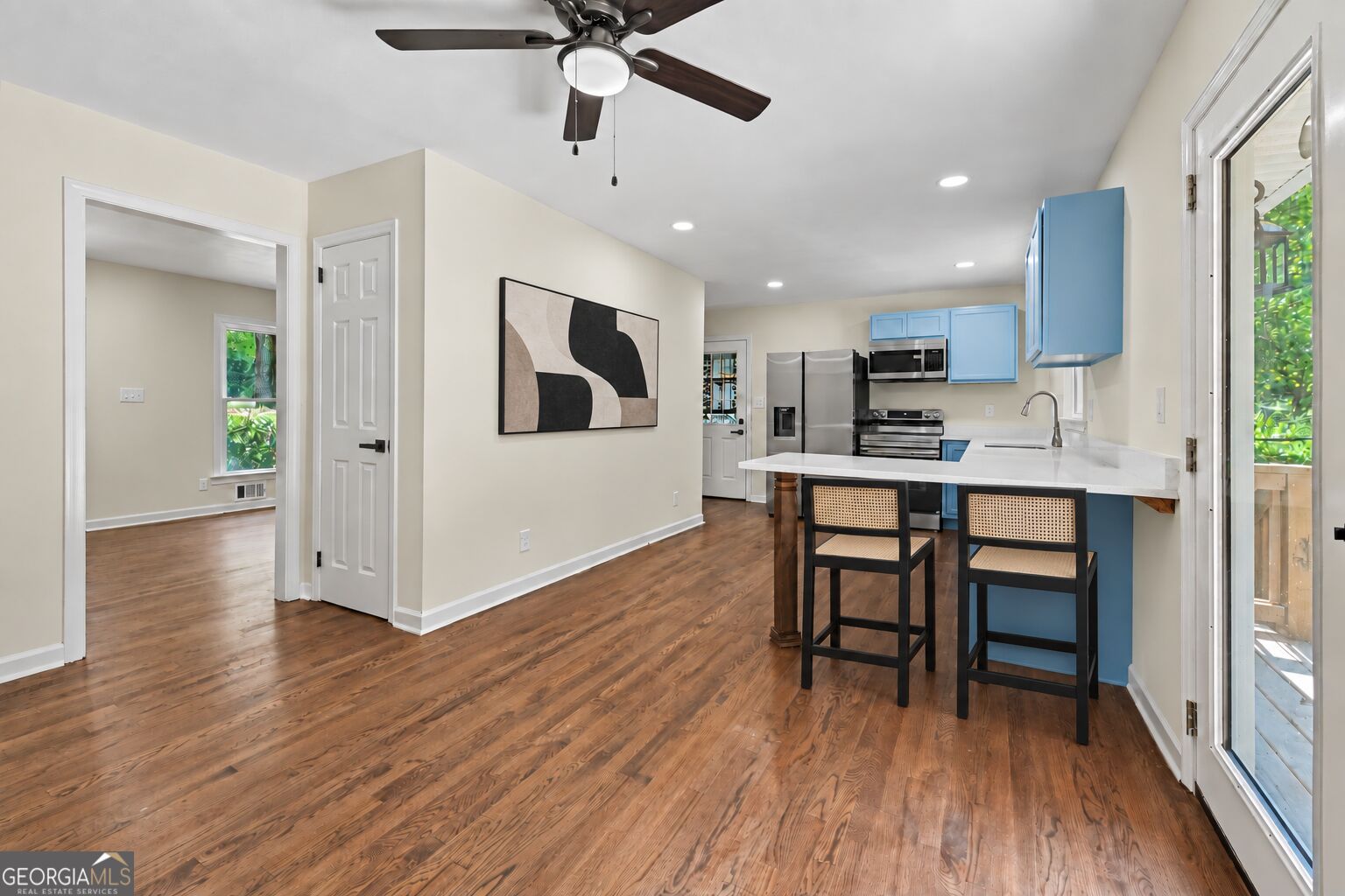 2884 Ben Hill Road Property Photo 4