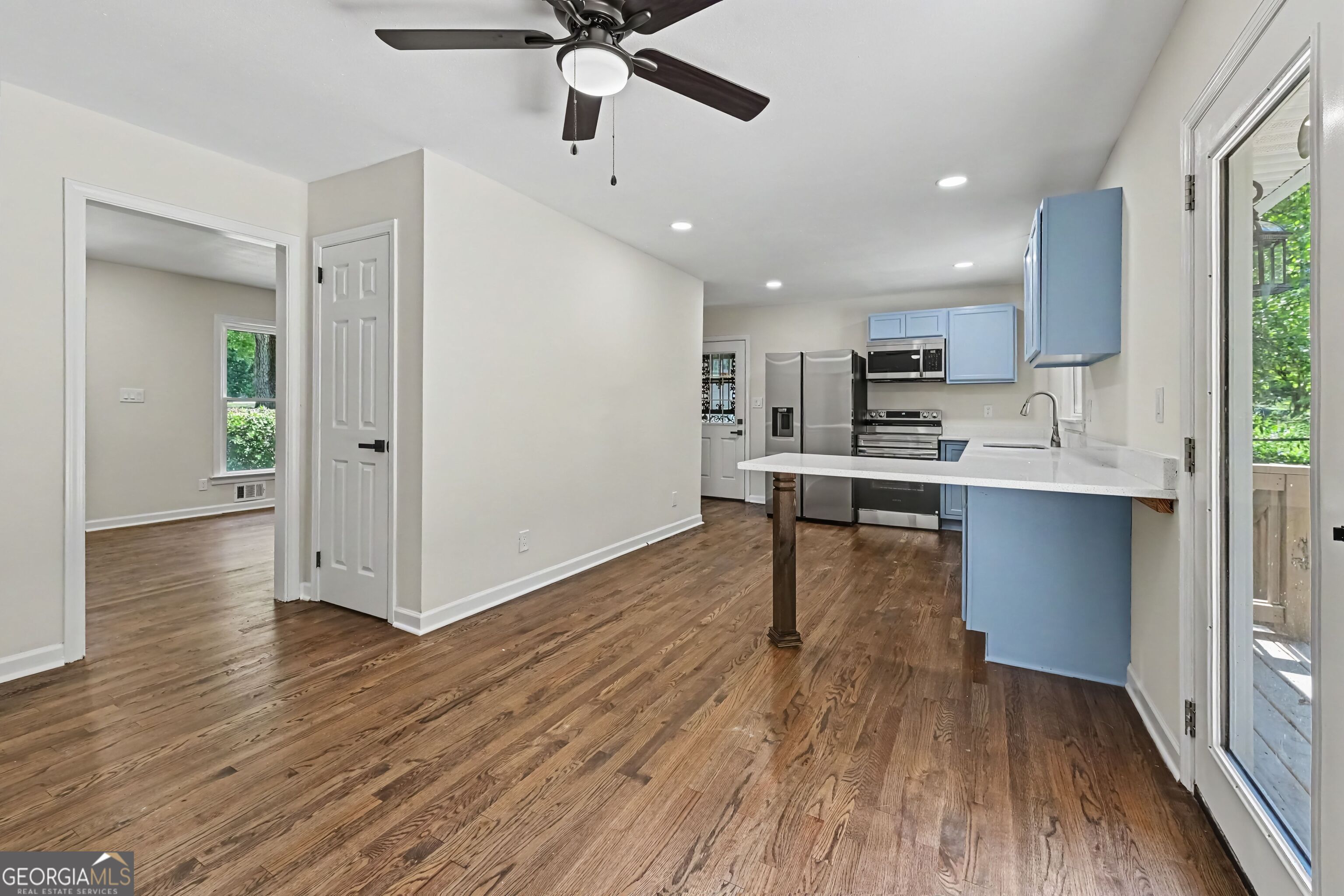 2884 Ben Hill Road Property Photo 5
