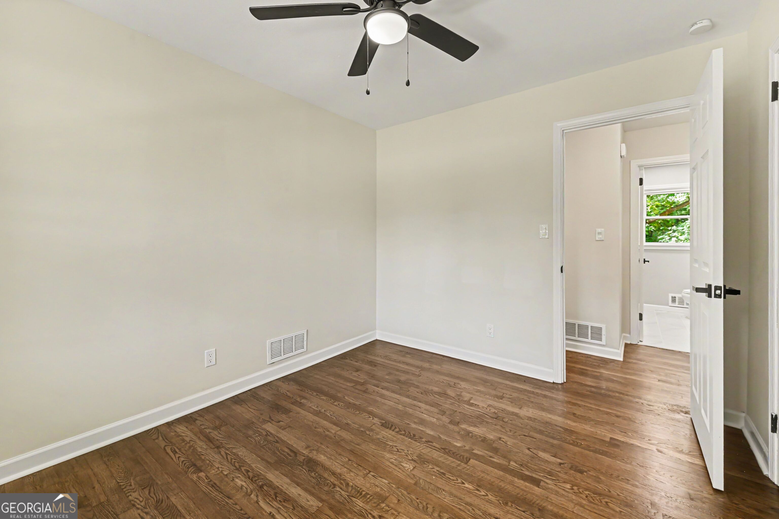 2884 Ben Hill Road Property Photo 12
