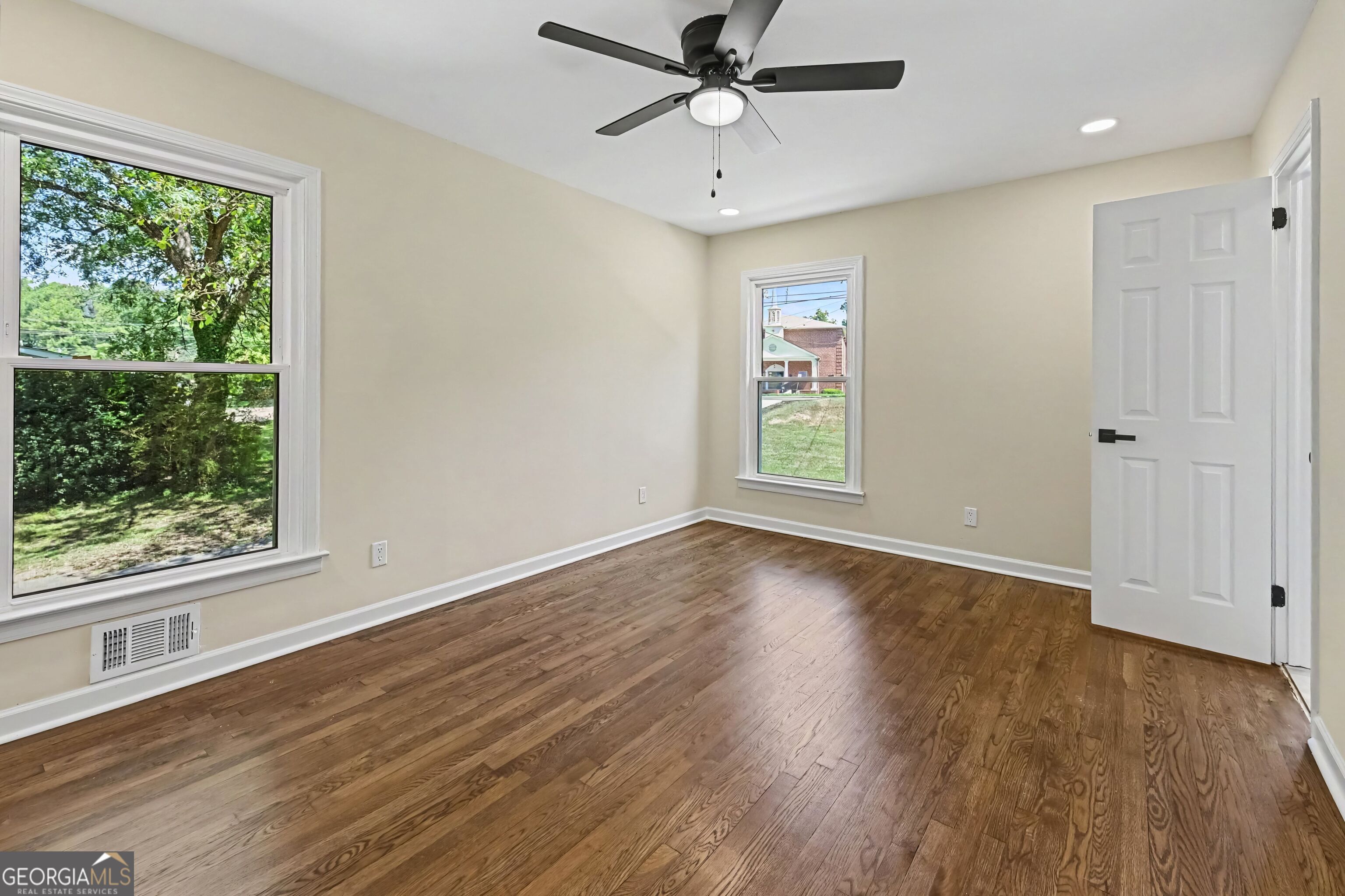 2884 Ben Hill Road Property Photo 15
